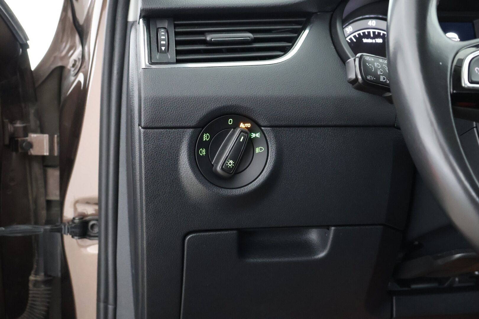 Skoda Octavia 2018 Combi 1,5 TSI Style DSG Autom. - | Suomi-auto | LED | Webasto | Vetokoukku | Side assist | P. kamera | Vakkari | Lämmitettävä tuulilasi |