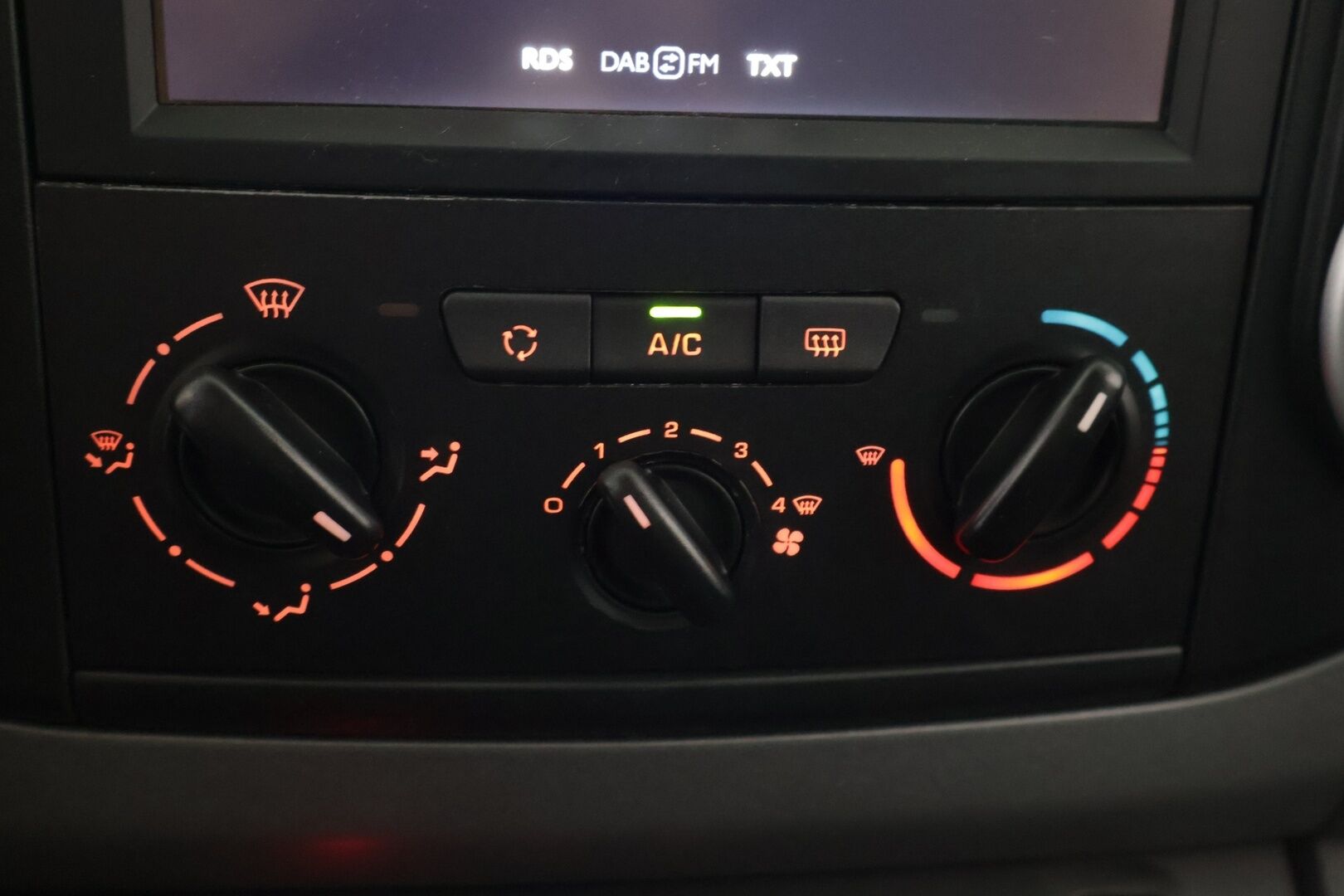 Citroen Berlingo Multispace 2018 PureTech 110 Feel - Suomi-auto | Tutkat | Huoltokirja