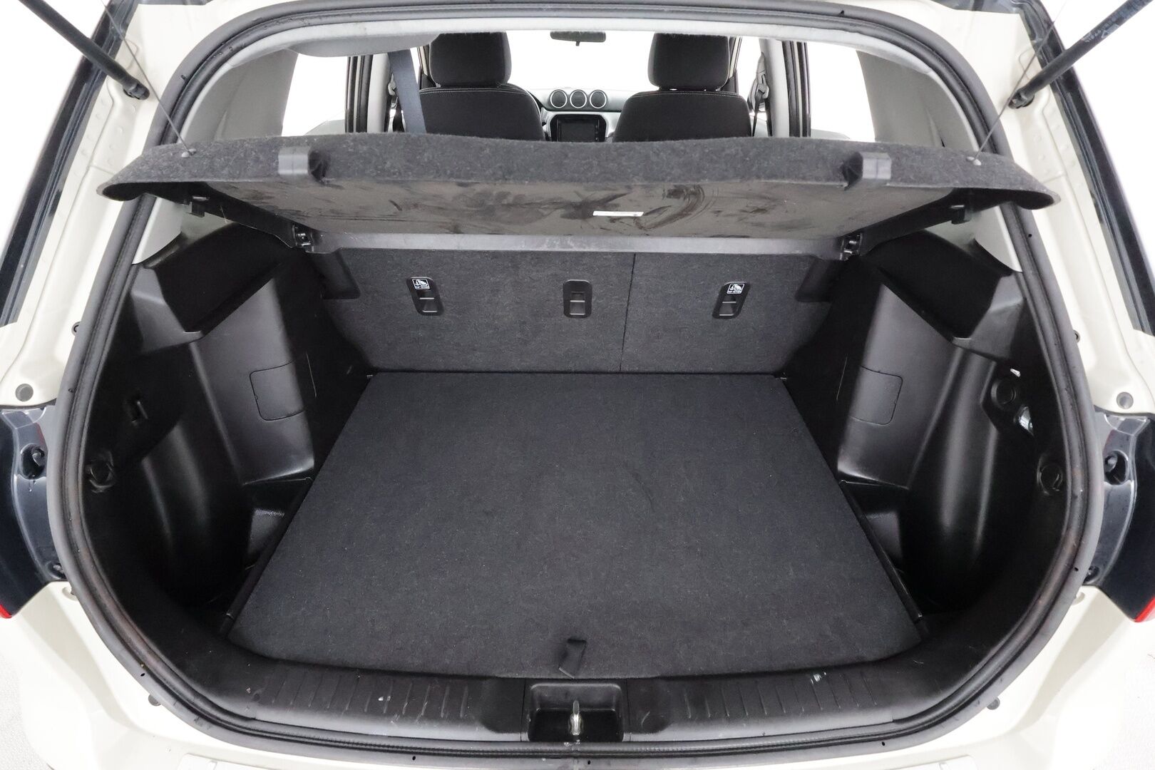 Suzuki Vitara 2018 1,6 VVT 4WD GL+ 5MT - | ACC | P.kamera | Nelivedon lukko | Apple & Android | Bluetooth | Penkinlämmittimet | Aut. ilmastointi | 2x renkaat aluin | Huoltokirja |