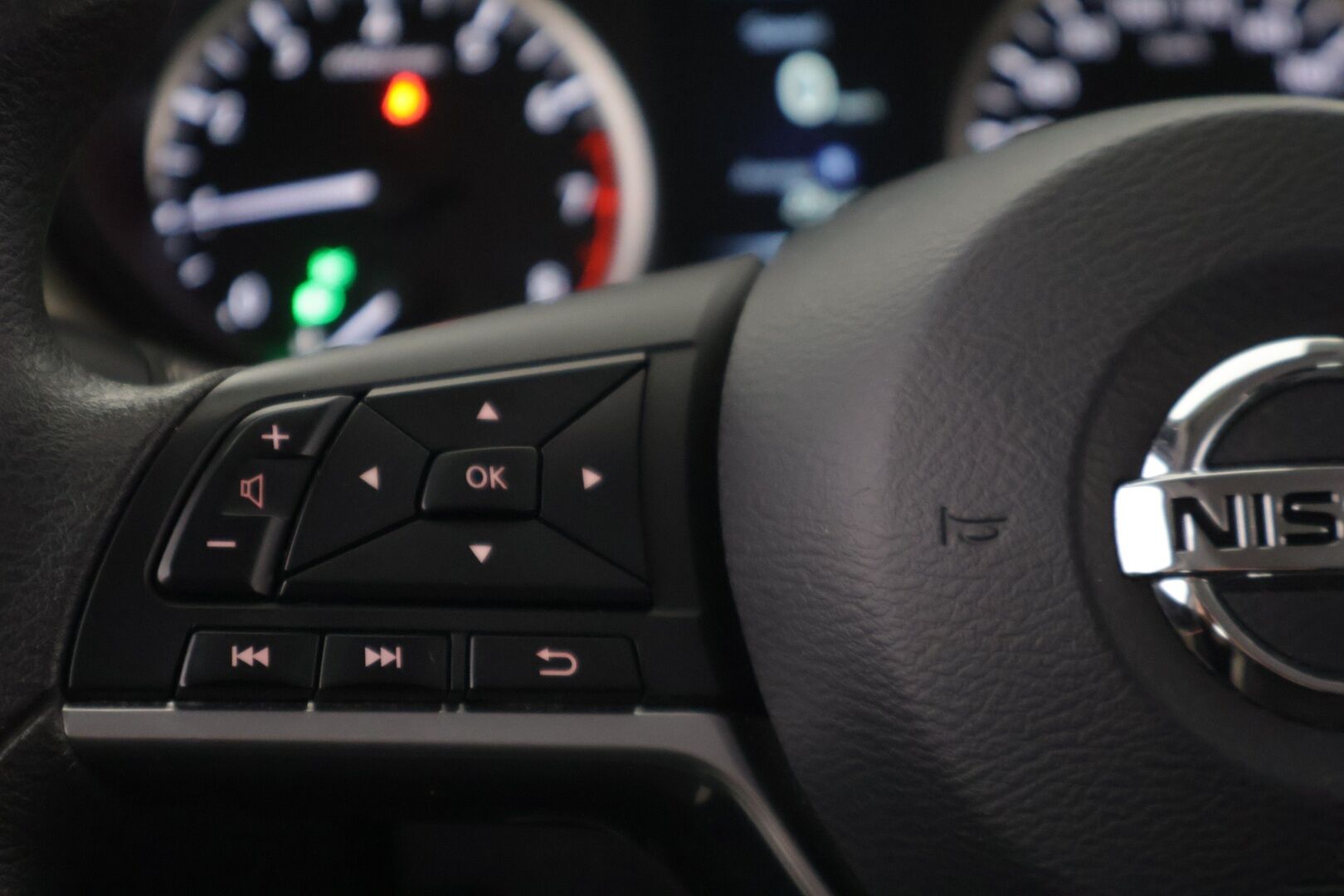 Nissan Micra 2018 IG- T 90 S/S Acenta 5M/T - YritysOutlet - Myydään vain yrityksille - - Tästä yrittäjälle suoraan ajosta tullut upeassa kunnossa oleva Nissan Micra! Pitkällä leimalla ja vaihdetulla jakoketjulla! Kahdet renkaat vantein!