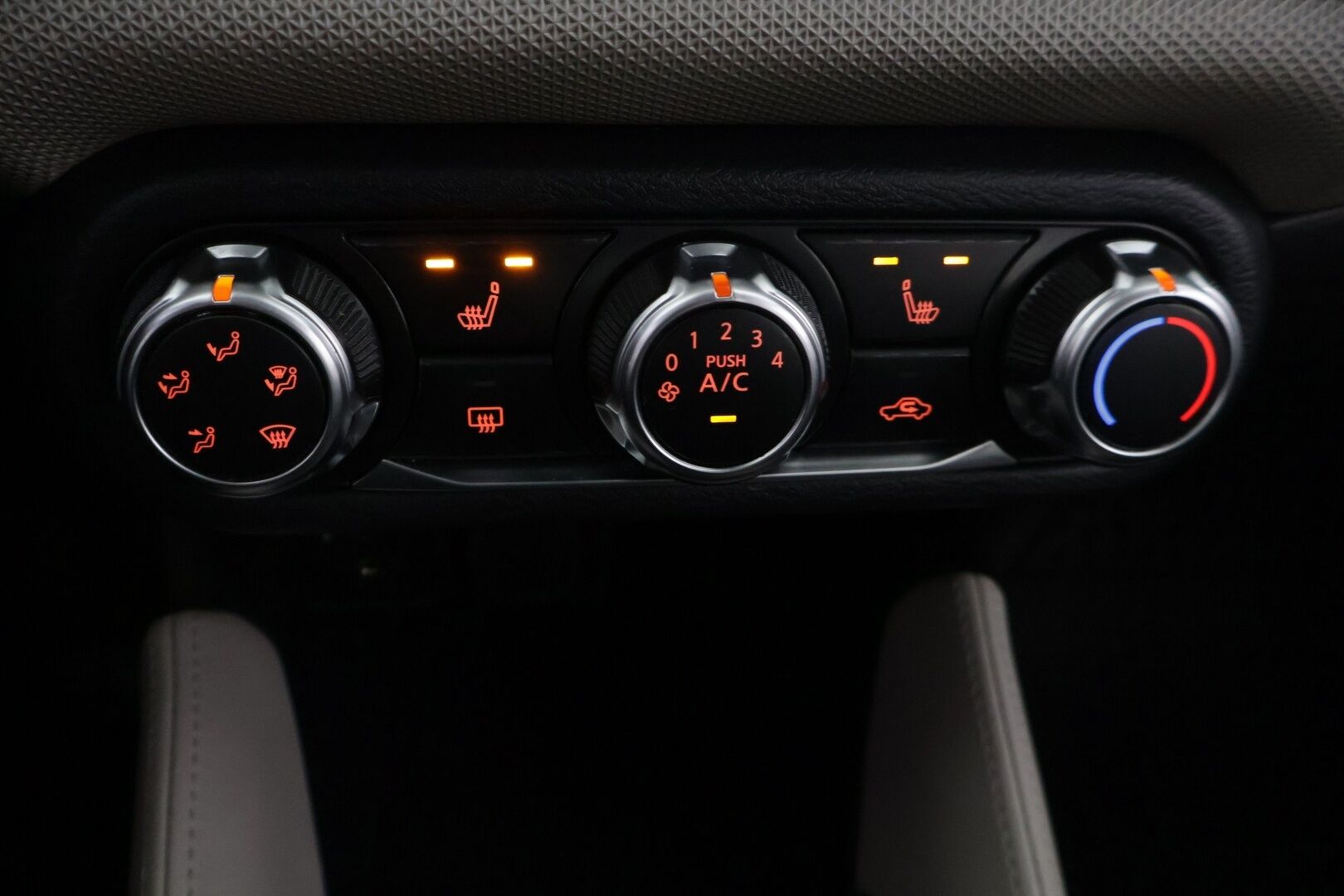 Nissan Micra 2018 IG- T 90 S/S Acenta 5M/T - YritysOutlet - Myydään vain yrityksille - - Tästä yrittäjälle suoraan ajosta tullut upeassa kunnossa oleva Nissan Micra! Pitkällä leimalla ja vaihdetulla jakoketjulla! Kahdet renkaat vantein!