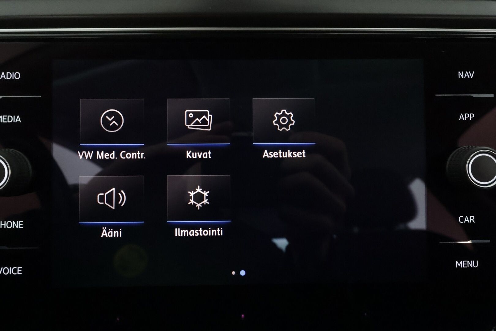 Volkswagen T-Roc 2017 Style 1,0 TSI 85 kW **Webasto / Adapt.Vakkari / LED-valot / P.Tutkat / Navi / Kaistavahti / Apple&Android / 2x Renkaat** - Hyvin varusteltu näyttävä T-Roc!
