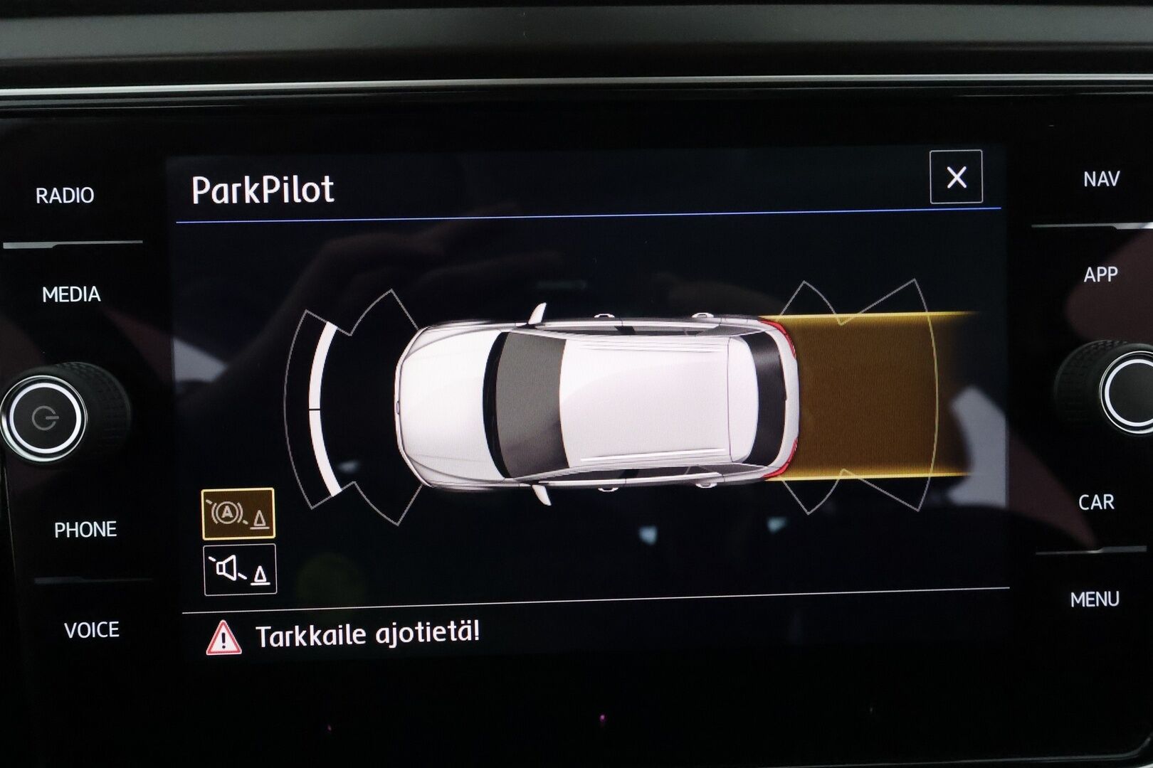 Volkswagen T-Roc 2017 Style 1,0 TSI 85 kW **Webasto / Adapt.Vakkari / LED-valot / P.Tutkat / Navi / Kaistavahti / Apple&Android / 2x Renkaat** - Hyvin varusteltu näyttävä T-Roc!