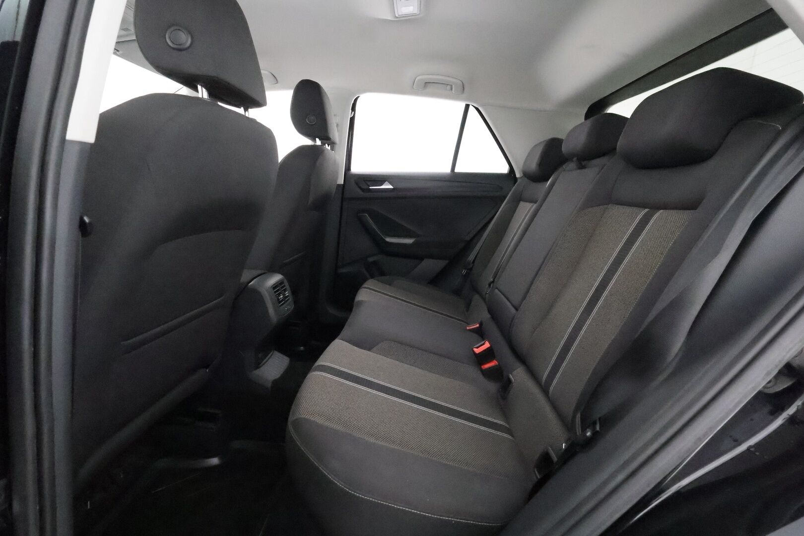 Volkswagen T-Roc 2017 Style 1,0 TSI 85 kW **Webasto / Adapt.Vakkari / LED-valot / P.Tutkat / Navi / Kaistavahti / Apple&Android / 2x Renkaat** - Hyvin varusteltu näyttävä T-Roc!