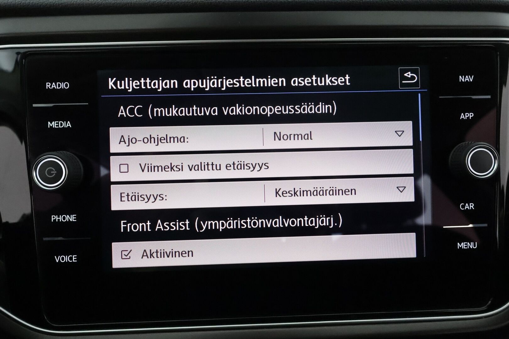 Volkswagen T-Roc 2017 Style 1,0 TSI 85 kW **Webasto / Adapt.Vakkari / LED-valot / P.Tutkat / Navi / Kaistavahti / Apple&Android / 2x Renkaat** - Hyvin varusteltu näyttävä T-Roc!