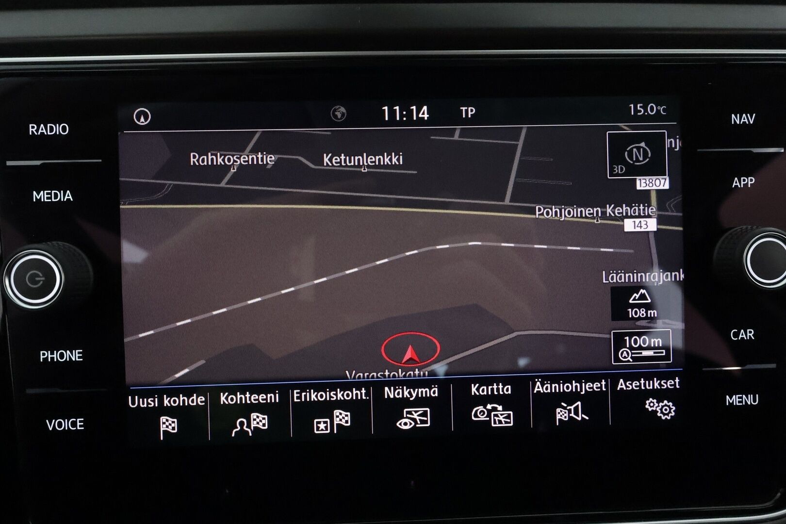 Volkswagen T-Roc 2017 Style 1,0 TSI 85 kW **Webasto / Adapt.Vakkari / LED-valot / P.Tutkat / Navi / Kaistavahti / Apple&Android / 2x Renkaat** - Hyvin varusteltu näyttävä T-Roc!