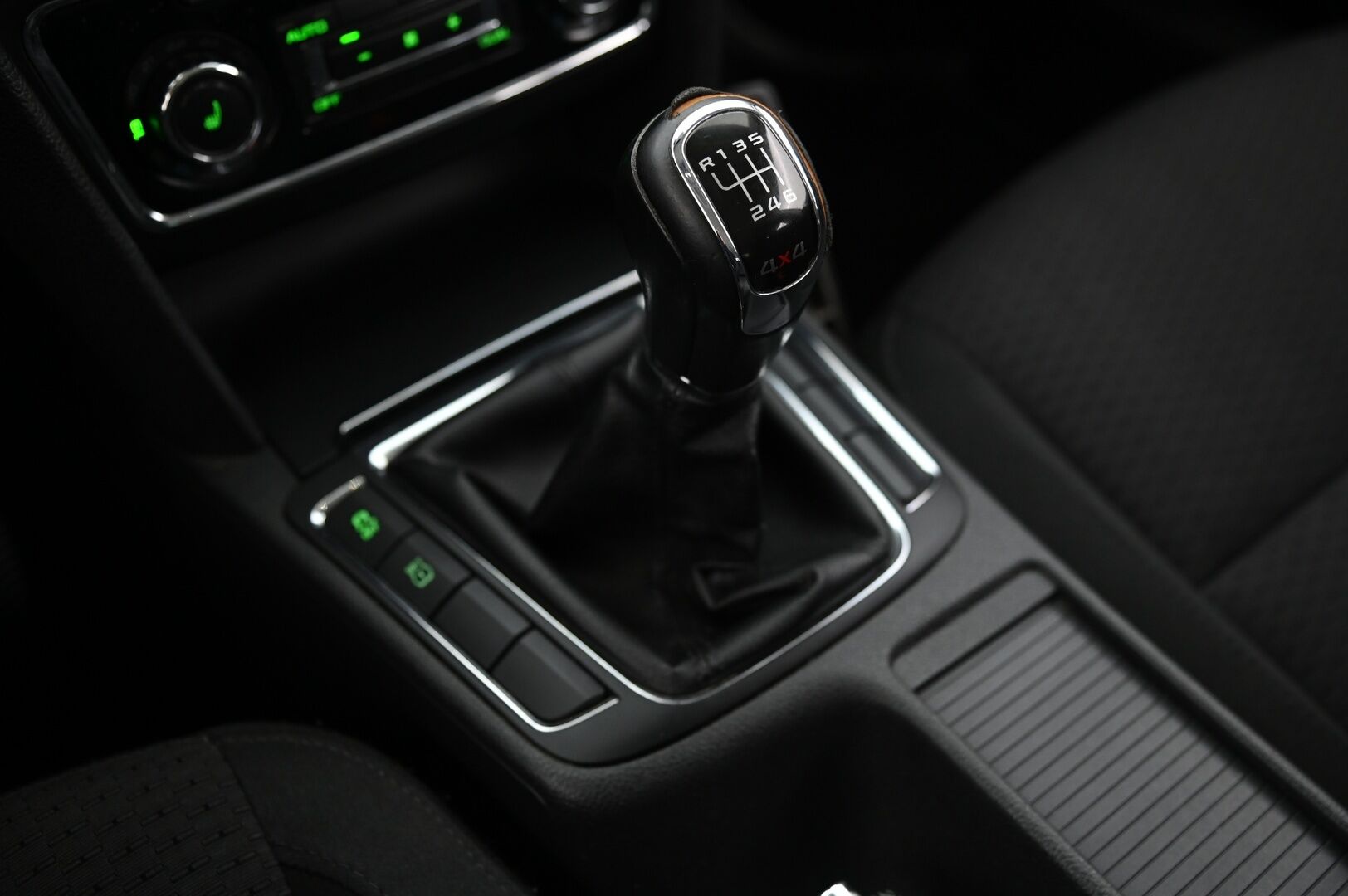 Skoda Superb 2010 Combi 2,0 TDI 170 4x4 Comfort*YritysOutlet - Myydään vain yrityksille* - *YritysOutlet - Myydään vain yrityksille*