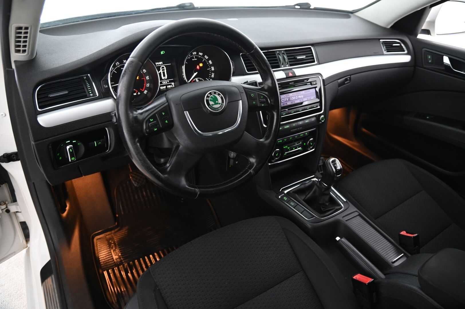 Skoda Superb 2010 Combi 2,0 TDI 170 4x4 Comfort*YritysOutlet - Myydään vain yrityksille* - *YritysOutlet - Myydään vain yrityksille*