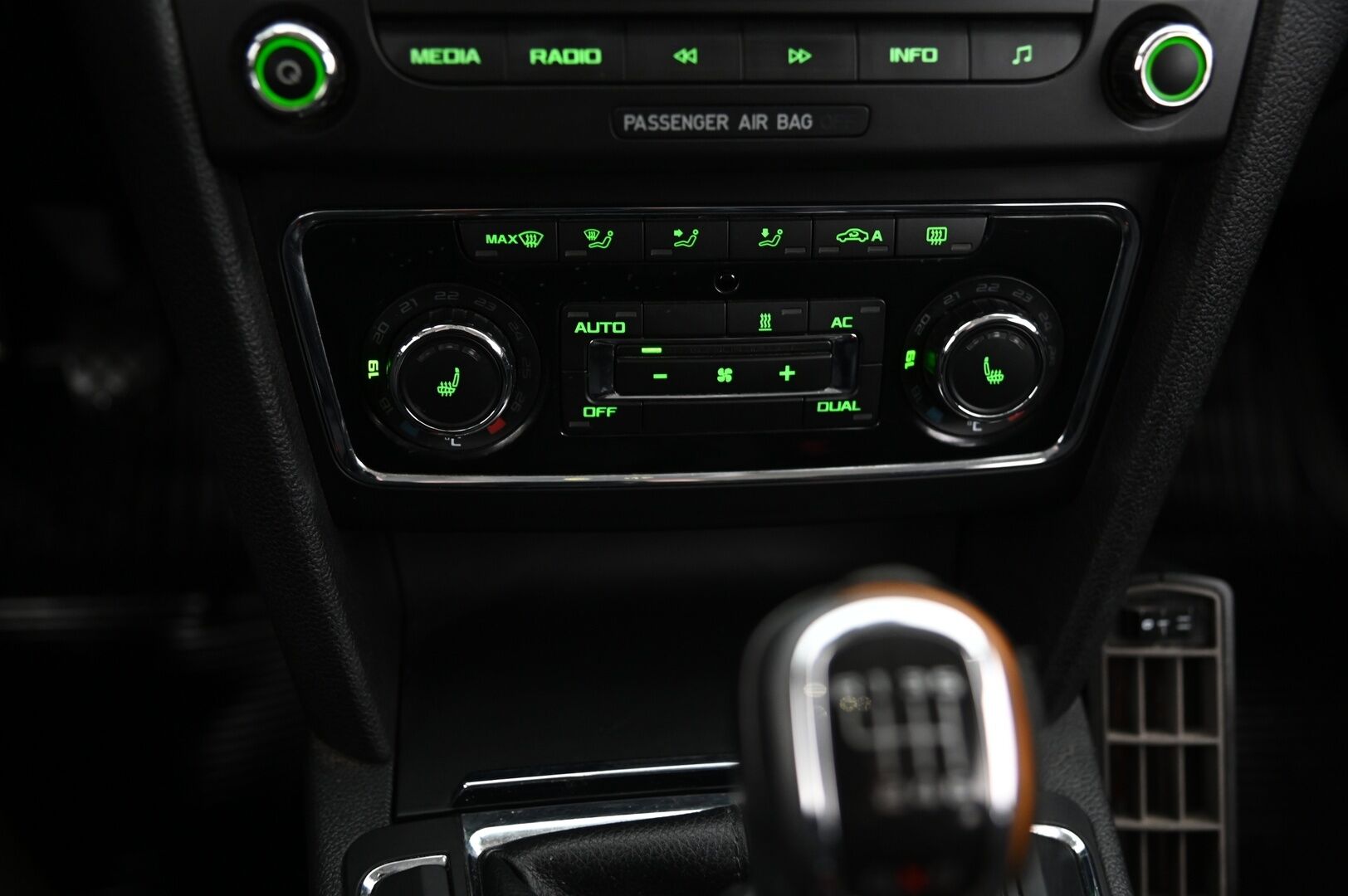 Skoda Superb 2010 Combi 2,0 TDI 170 4x4 Comfort*YritysOutlet - Myydään vain yrityksille* - *YritysOutlet - Myydään vain yrityksille*
