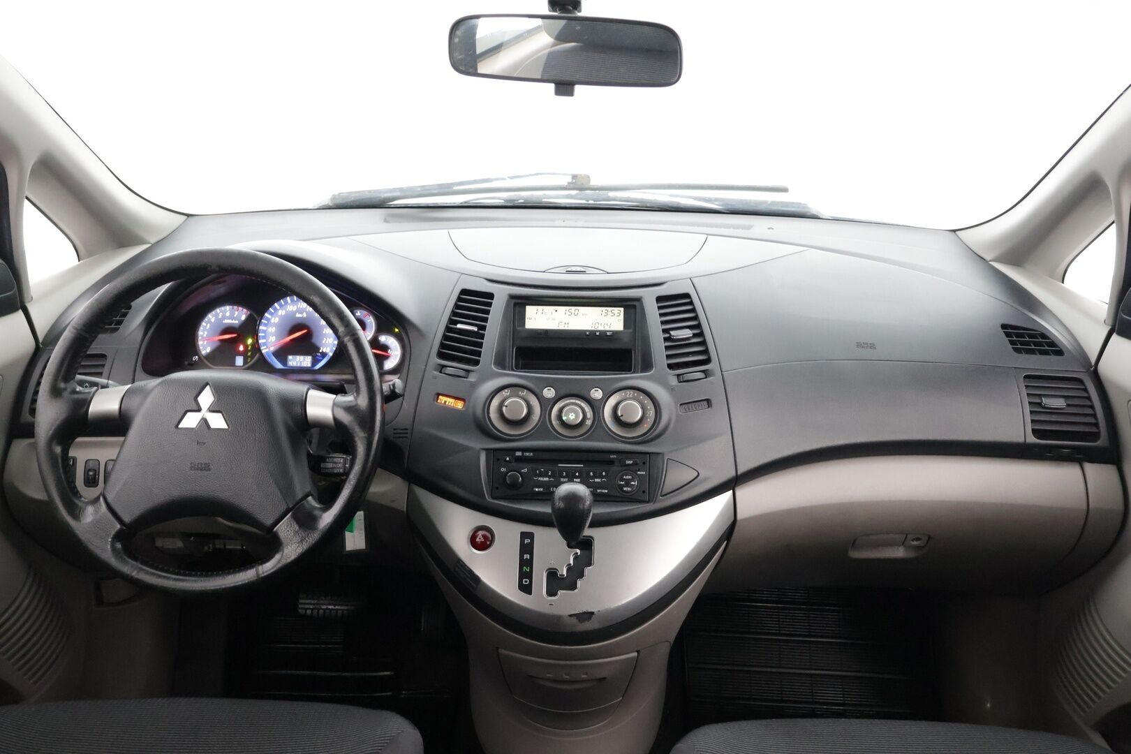 Mitsubishi Grandis 2006 .5D GRANDIS STW 2.4 AUTOMATIC-7** YritysOutlet - Myydään vain yrityksille - *7-Paikkainen / Suomi-Auto / 2x Renkaat*