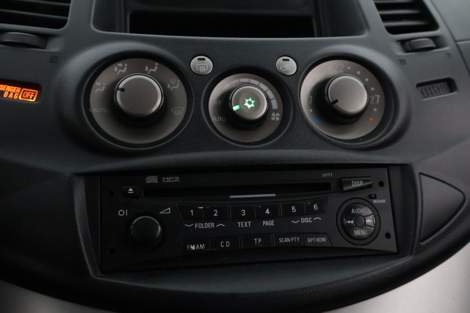 Mitsubishi Grandis 2006 .5D GRANDIS STW 2.4 AUTOMATIC-7** YritysOutlet - Myydään vain yrityksille - *7-Paikkainen / Suomi-Auto / 2x Renkaat*