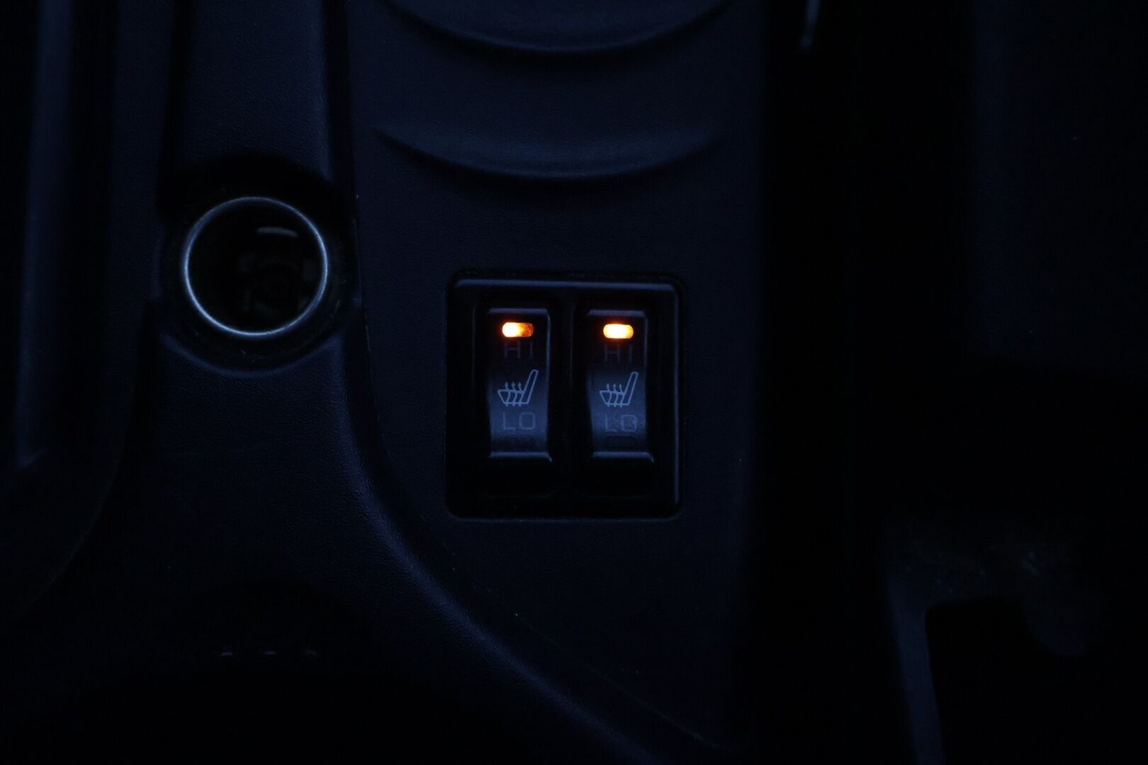 Mitsubishi Grandis 2006 .5D GRANDIS STW 2.4 AUTOMATIC-7** YritysOutlet - Myydään vain yrityksille - *7-Paikkainen / Suomi-Auto / 2x Renkaat*