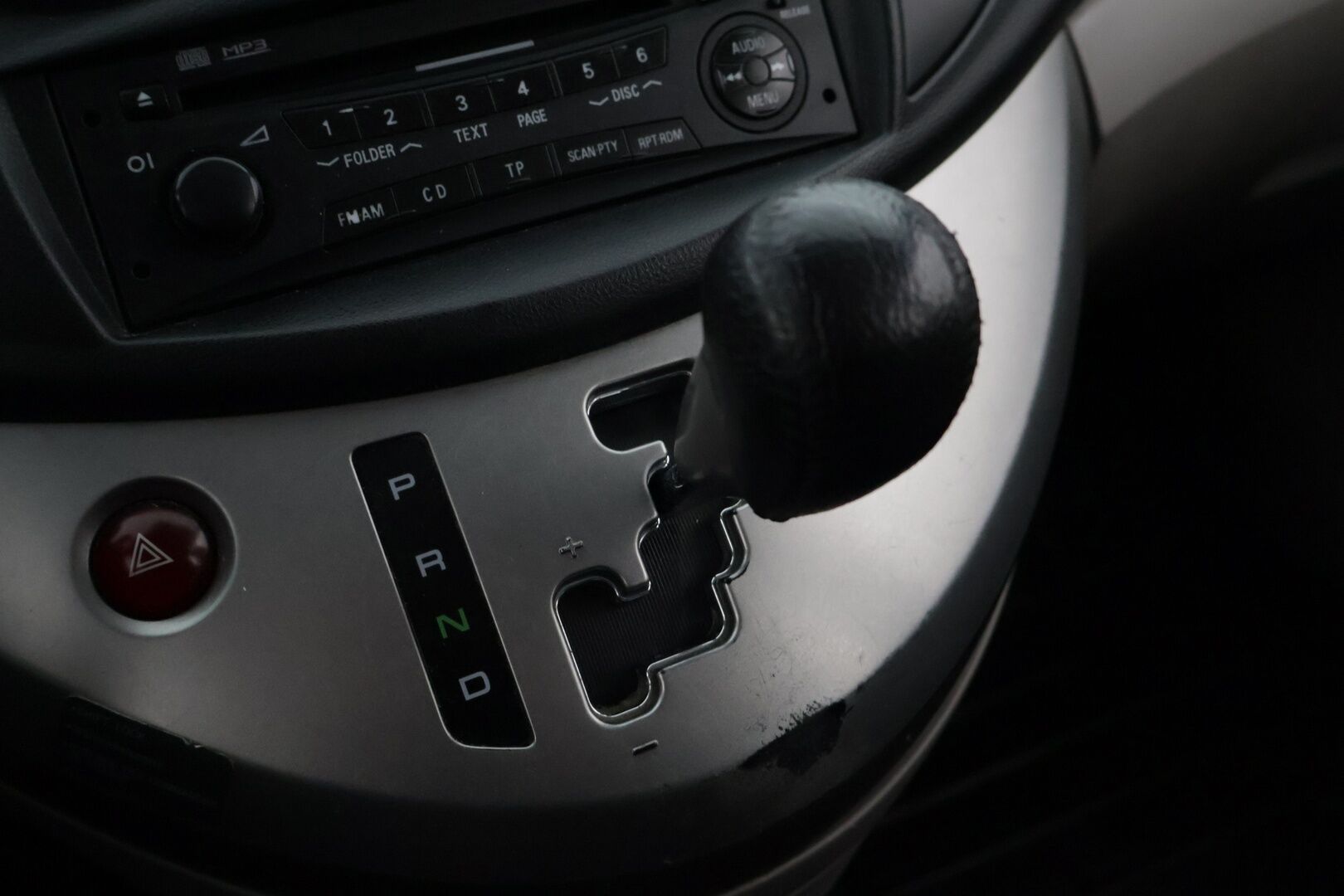 Mitsubishi Grandis 2006 .5D GRANDIS STW 2.4 AUTOMATIC-7** YritysOutlet - Myydään vain yrityksille - *7-Paikkainen / Suomi-Auto / 2x Renkaat*