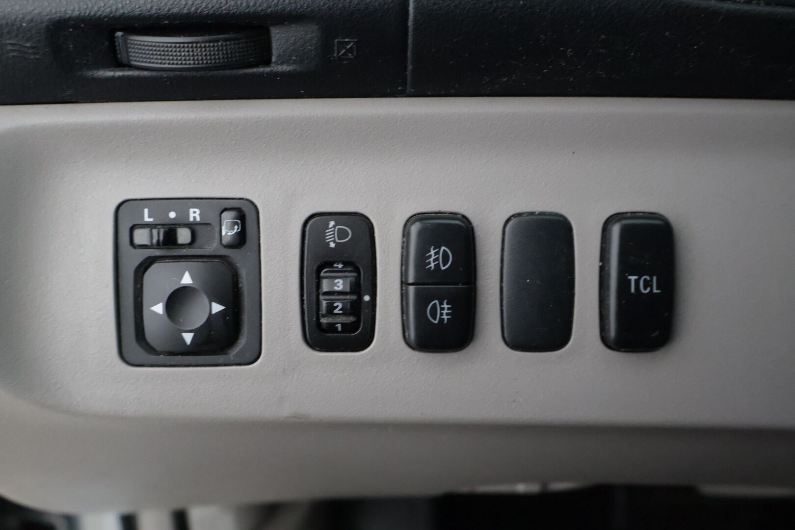 Mitsubishi Grandis 2006 .5D GRANDIS STW 2.4 AUTOMATIC-7** YritysOutlet - Myydään vain yrityksille - *7-Paikkainen / Suomi-Auto / 2x Renkaat*