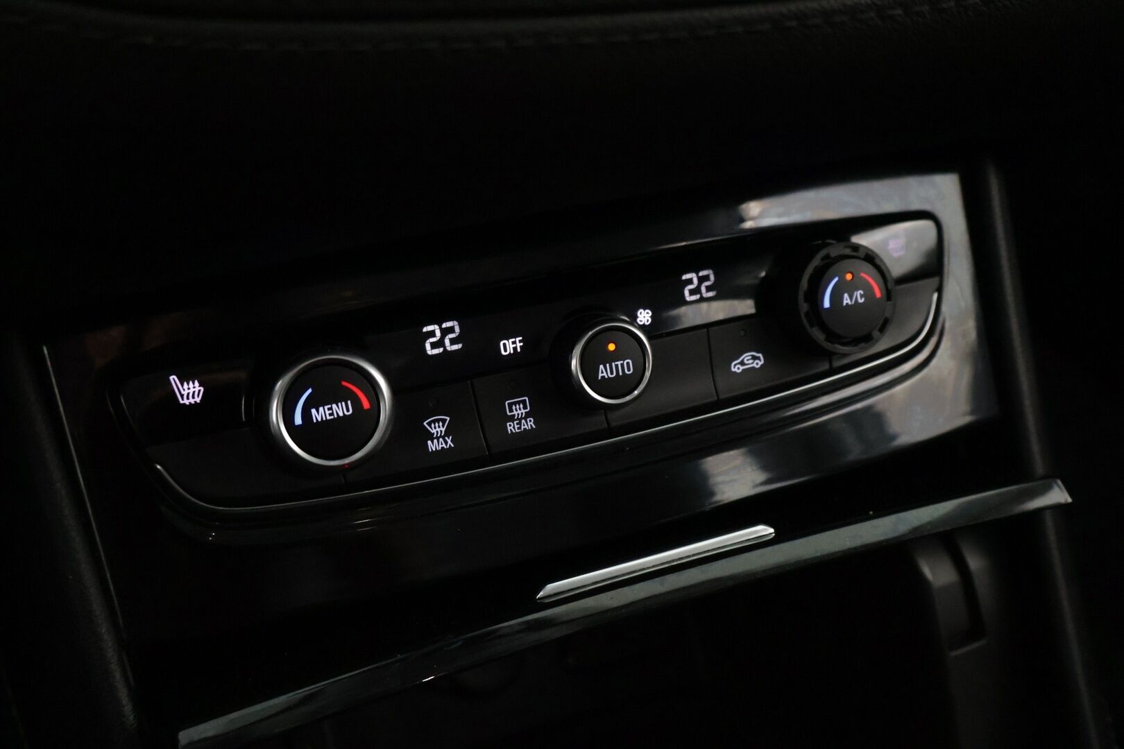 Opel Grandland X 2018 Enjoy 1.2 Turbo ECOTEC Start/Stop 96 kW MT6 * Kaistavahti / App Connect / Tutkat / Lohko & Sisäpistoke / Vetokoukku* - Suomi auto / Vetokoukku