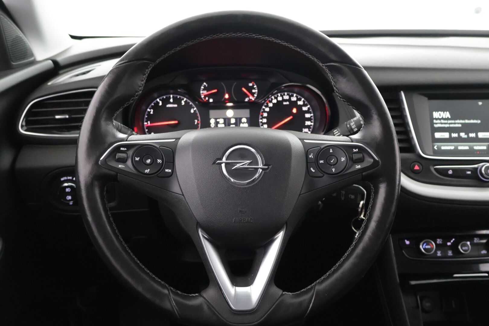 Opel Grandland X 2018 Enjoy 1.2 Turbo ECOTEC Start/Stop 96 kW MT6 * Kaistavahti / App Connect / Tutkat / Lohko & Sisäpistoke / Vetokoukku* - Suomi auto / Vetokoukku