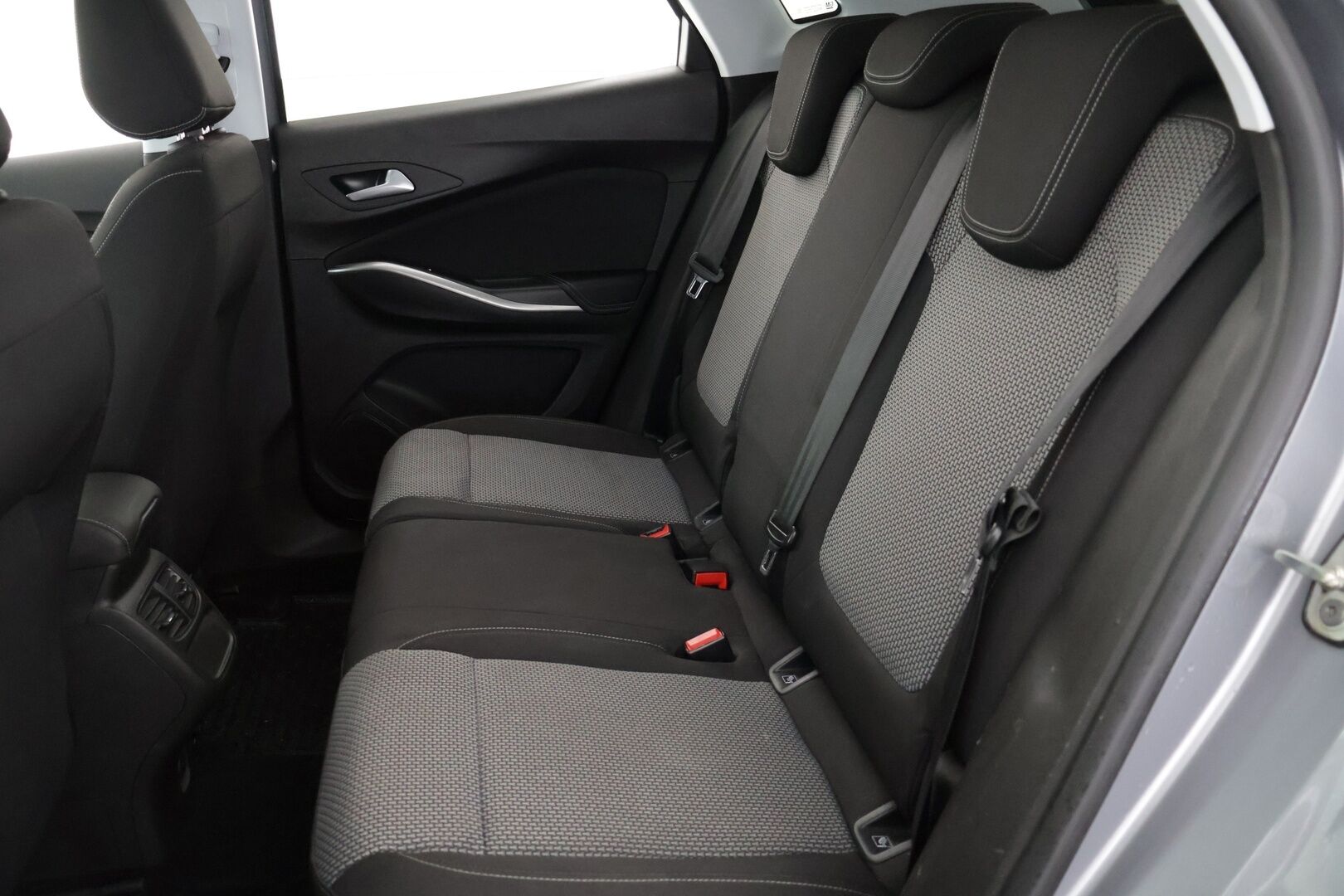 Opel Grandland X 2018 Enjoy 1.2 Turbo ECOTEC Start/Stop 96 kW MT6 * Kaistavahti / App Connect / Tutkat / Lohko & Sisäpistoke / Vetokoukku* - Suomi auto / Vetokoukku
