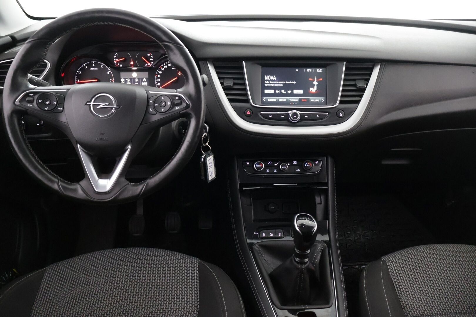 Opel Grandland X 2018 Enjoy 1.2 Turbo ECOTEC Start/Stop 96 kW MT6 * Kaistavahti / App Connect / Tutkat / Lohko & Sisäpistoke / Vetokoukku* - Suomi auto / Vetokoukku