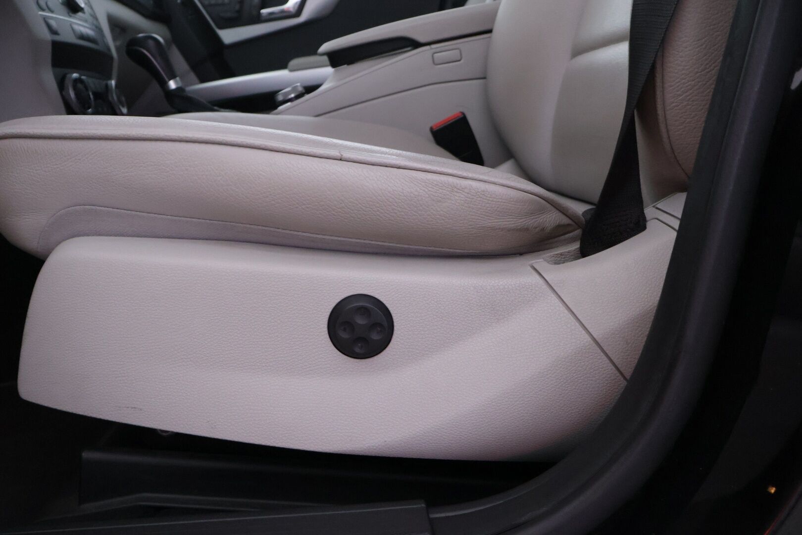Mercedes-Benz GLK 2011 350 CDI 4Matic A Premium Business - Webasto | Vetokoukku | Harman&Kardon | Muistipenkit | Sähkökontti | Panorama | Nahat | Comand