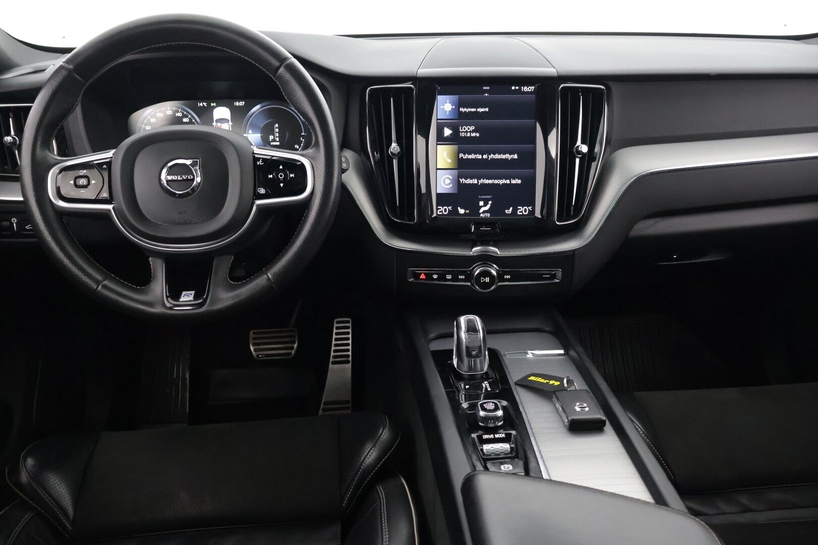 Volvo XC60 2018 T8 AWD Business R-Design aut - *ACC | Panorama | VOC | Navi | LED | Keyless | Sähköpenkit | Sähkökontti | Lämmitettävä tuulilasi *