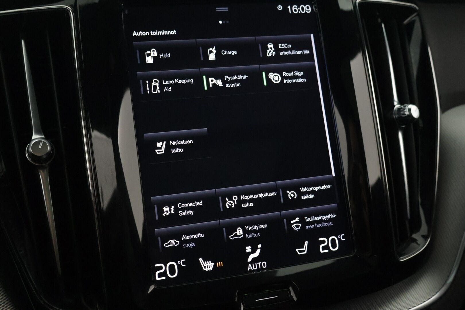 Volvo XC60 2018 T8 AWD Business R-Design aut *Suomi-auto / ACC / Panorama / VOC / Navi / LED / Keyless* - *Sähköpenkit / Sähkökontti / Lämmitettävä tuulilasi* - HULLUT AVAJAISHULINAT KORKOTARJOUS 3,29 %