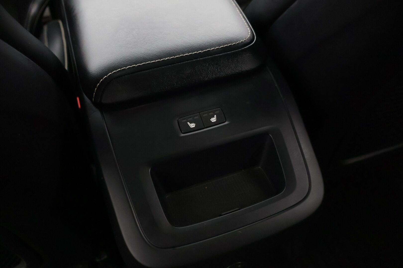 Volvo XC60 2018 T8 AWD Business R-Design aut *Suomi-auto / ACC / Panorama / VOC / Navi / LED / Keyless* - *Sähköpenkit / Sähkökontti / Lämmitettävä tuulilasi* - HULLUT AVAJAISHULINAT KORKOTARJOUS 3,29 %