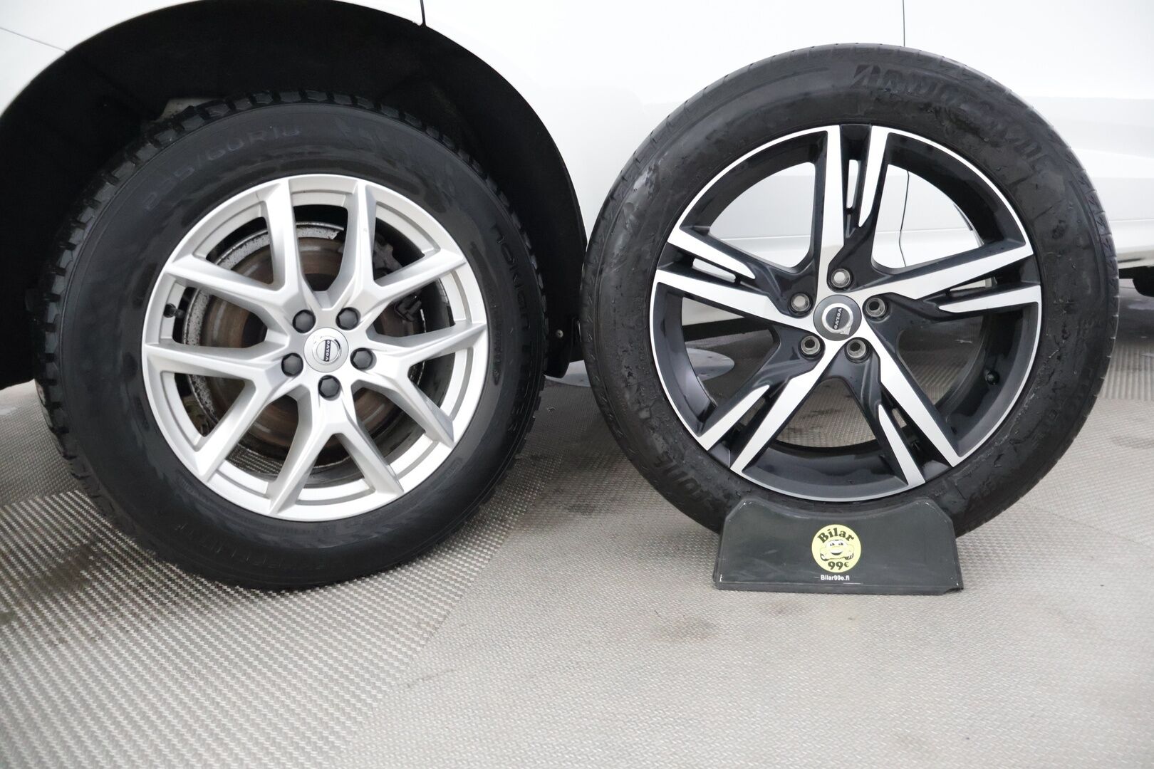 Volvo XC60 2018 T8 AWD Business R-Design aut *Suomi-auto / ACC / Panorama / VOC / Navi / LED / Keyless* - *Sähköpenkit / Sähkökontti / Lämmitettävä tuulilasi* - HULLUT AVAJAISHULINAT KORKOTARJOUS 3,29 %