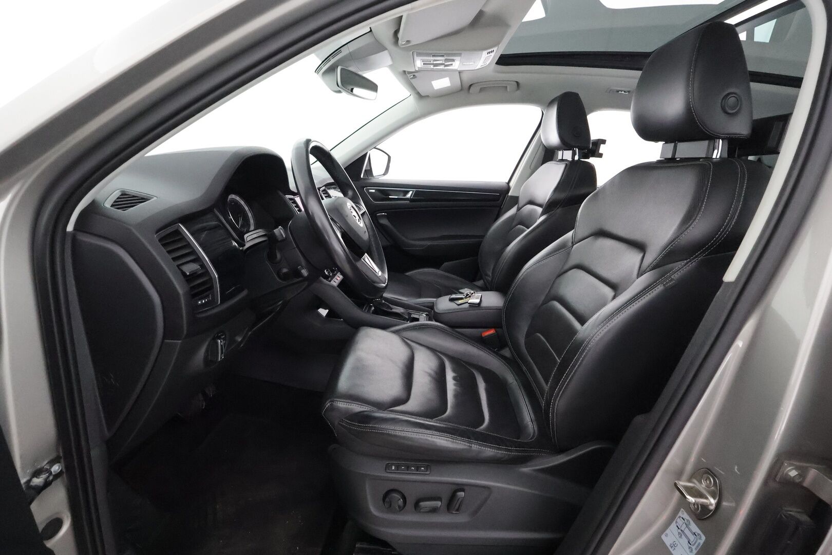 Skoda Kodiaq 2018 2.0 TDI 190 4x4 Exclusive DSG 7-P - Webasto / Imastoidut muistipenkit / Koukku / ACC / Panorama / Canton / 360 kamera / Keyless 