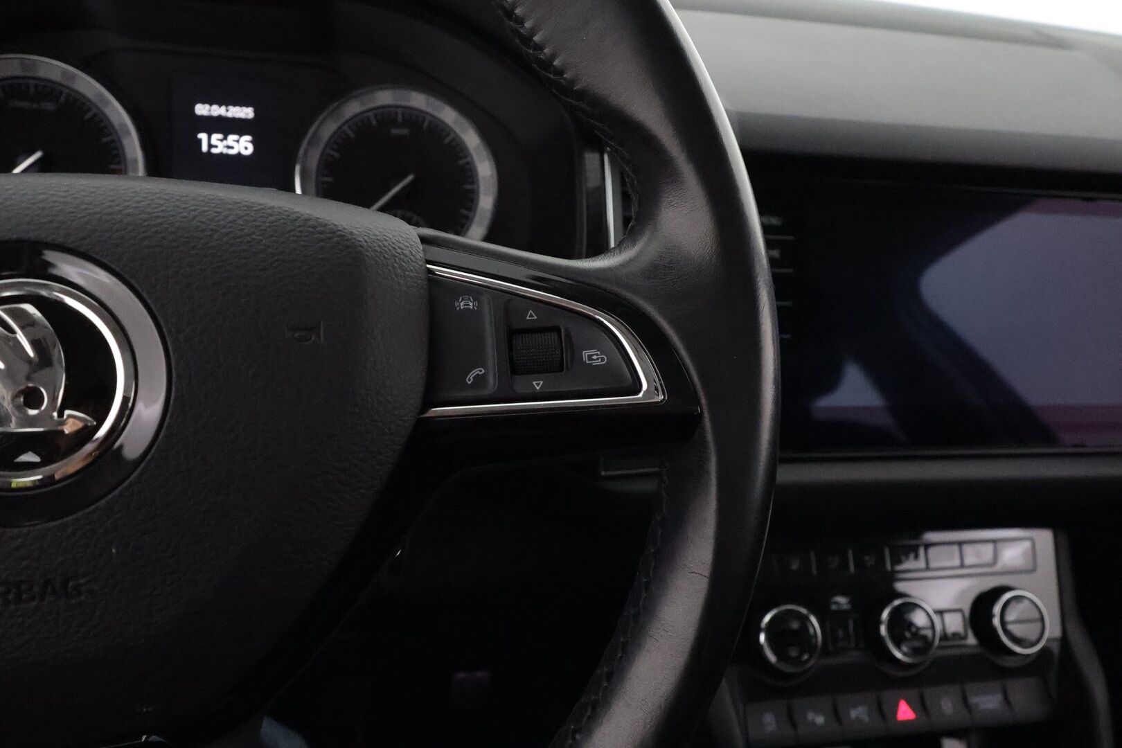 Skoda Kodiaq 2018 2.0 TDI 190 4x4 Exclusive DSG 7-P - Webasto / Imastoidut muistipenkit / Koukku / ACC / Panorama / Canton / 360 kamera / Keyless 