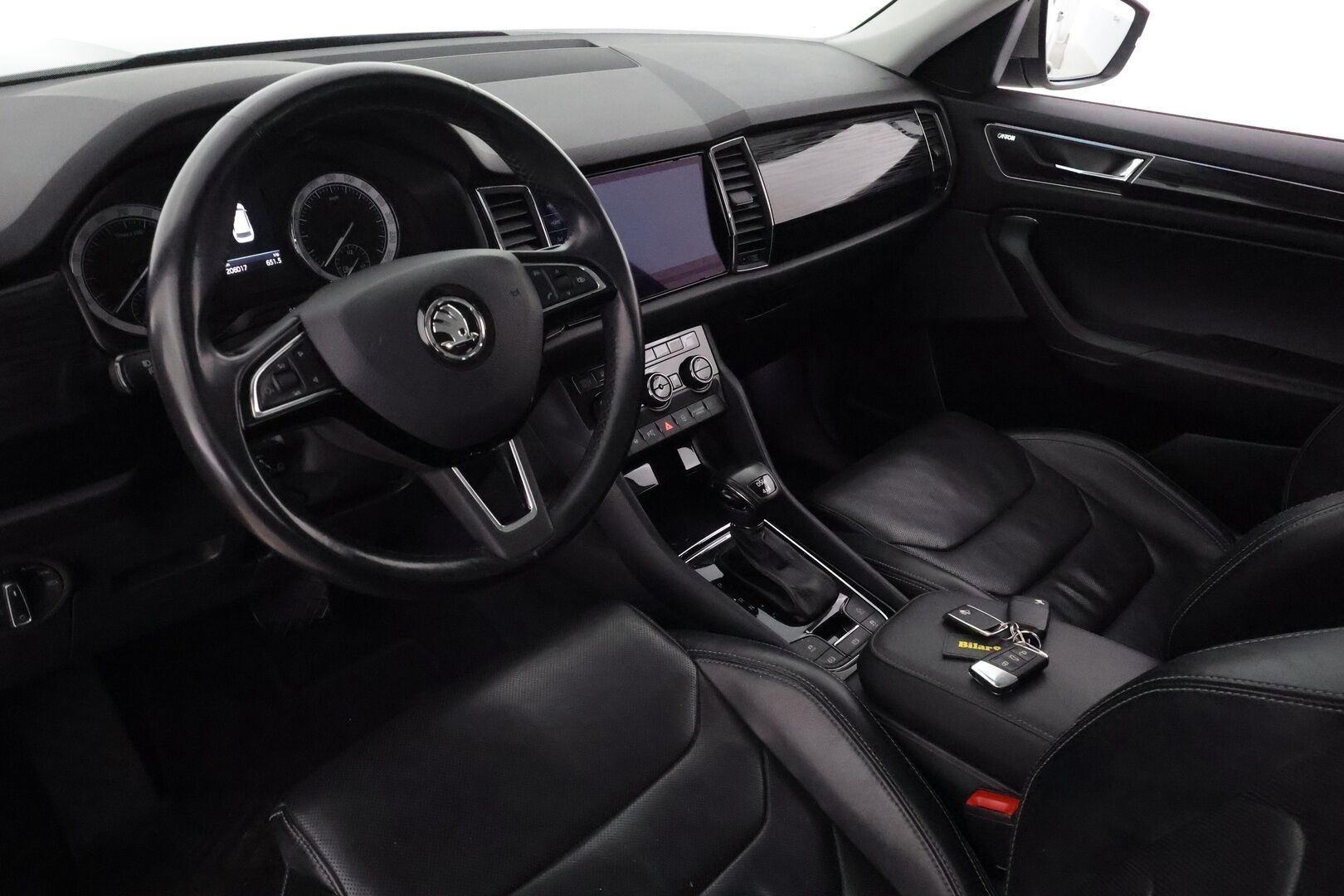Skoda Kodiaq 2018 2.0 TDI 190 4x4 Exclusive DSG 7-P - Webasto / Imastoidut muistipenkit / Koukku / ACC / Panorama / Canton / 360 kamera / Keyless 