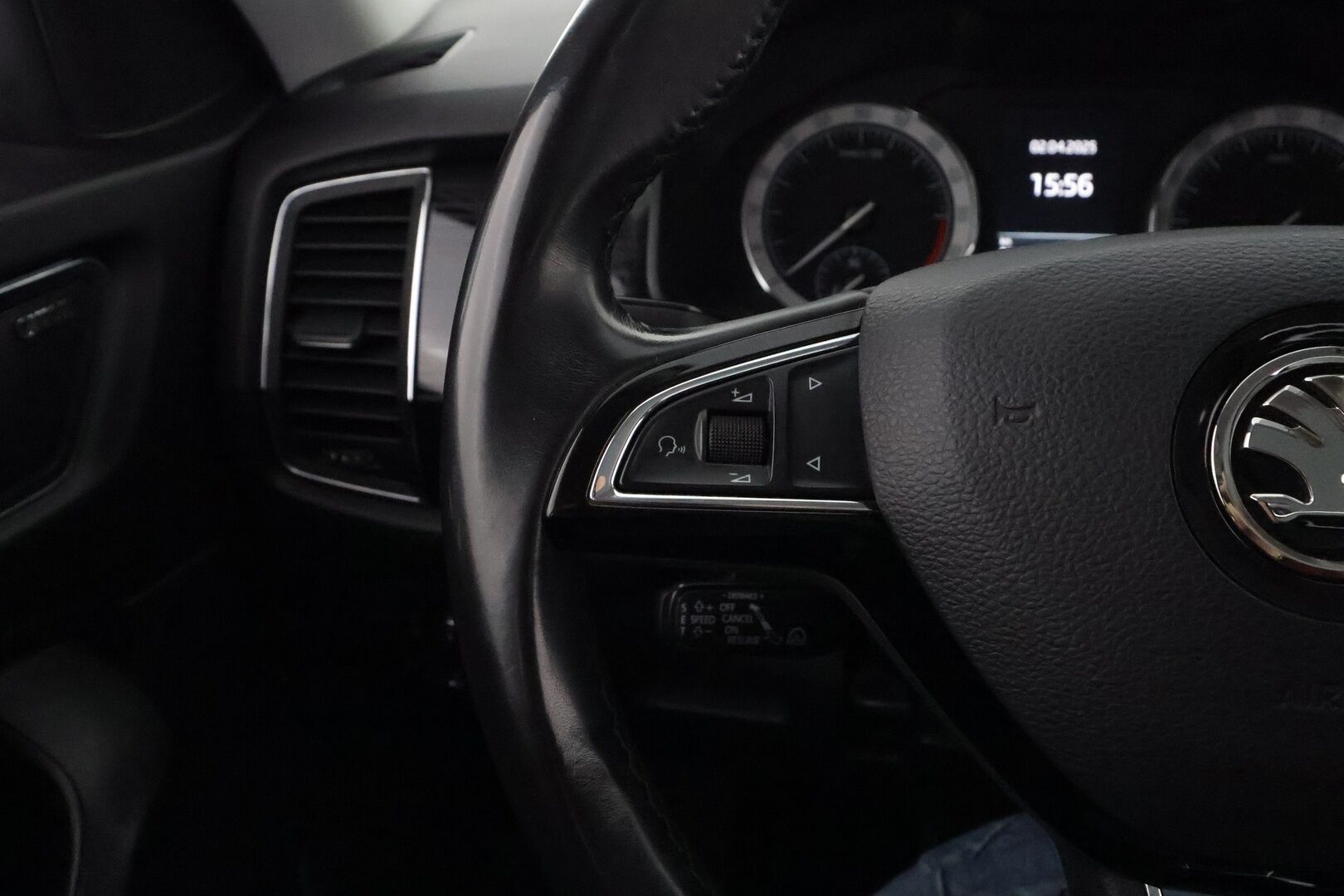 Skoda Kodiaq 2018 2.0 TDI 190 4x4 Exclusive DSG 7-P - Webasto / Imastoidut muistipenkit / Koukku / ACC / Panorama / Canton / 360 kamera / Keyless 