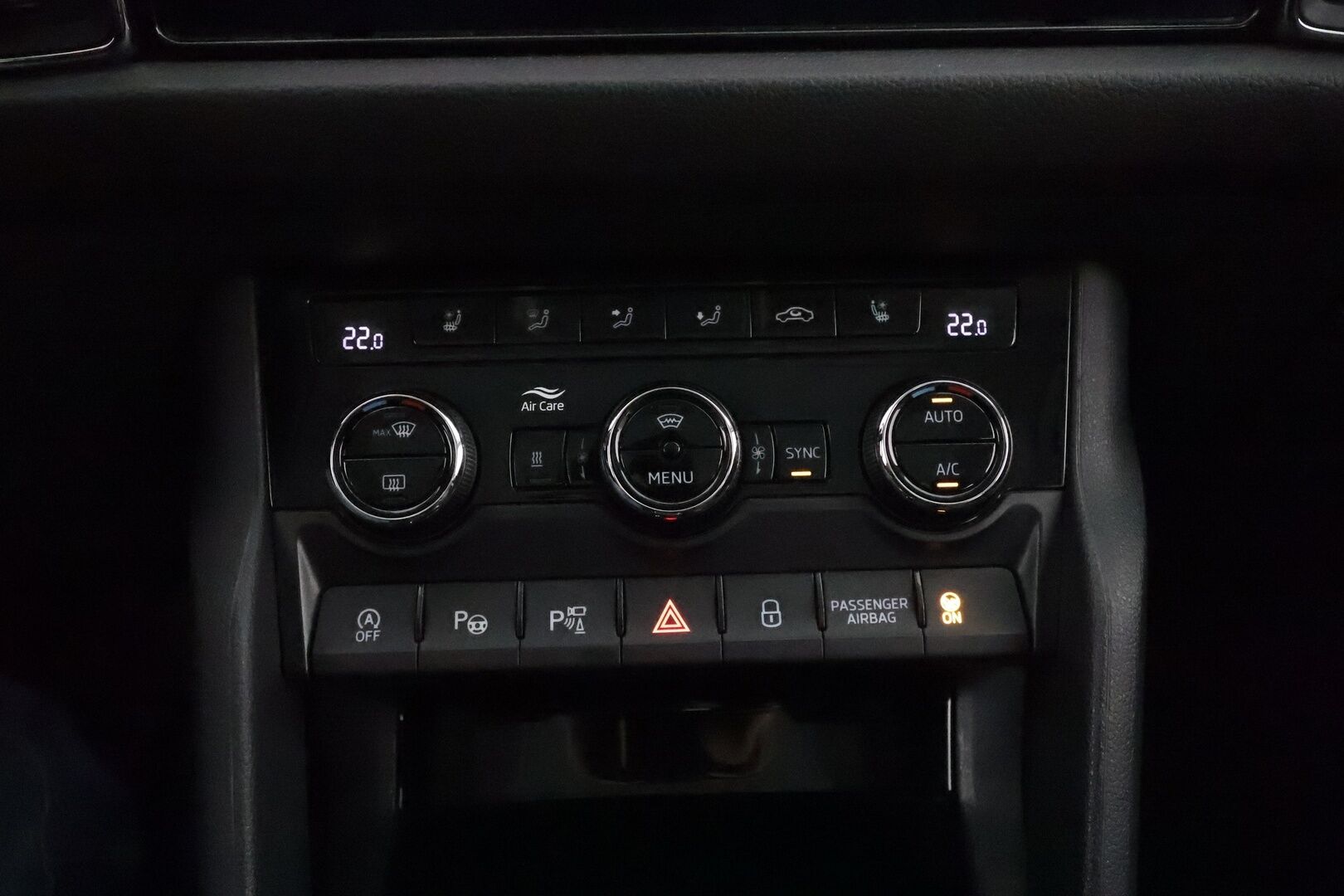 Skoda Kodiaq 2018 2.0 TDI 190 4x4 Exclusive DSG 7-P - Webasto / Imastoidut muistipenkit / Koukku / ACC / Panorama / Canton / 360 kamera / Keyless 