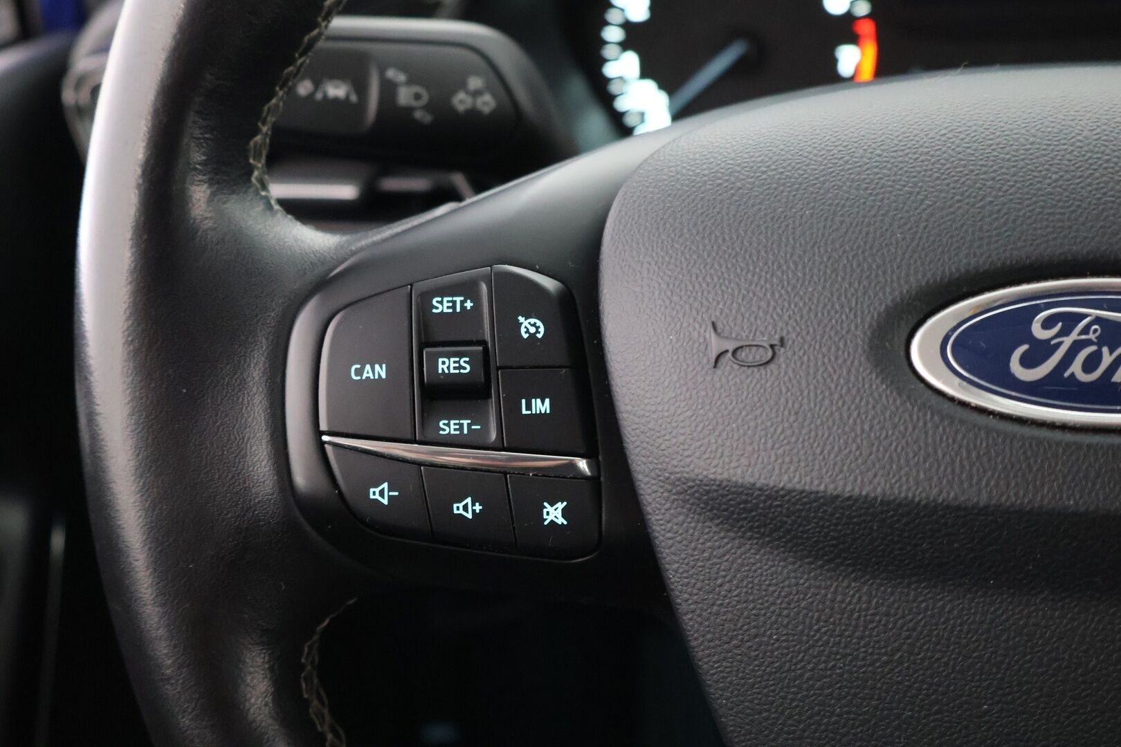 Ford Fiesta 2018 1,0 EcoBoost 100hv M6 Titanium 5-ovinen - YritysOutlet - Myydään vain yrityksille - *Suomi-auto / Vakkari / Merkkihuollettu / P-kamera / 2x-renkaat / YritysOutlet - Myydään vain yrityksille*