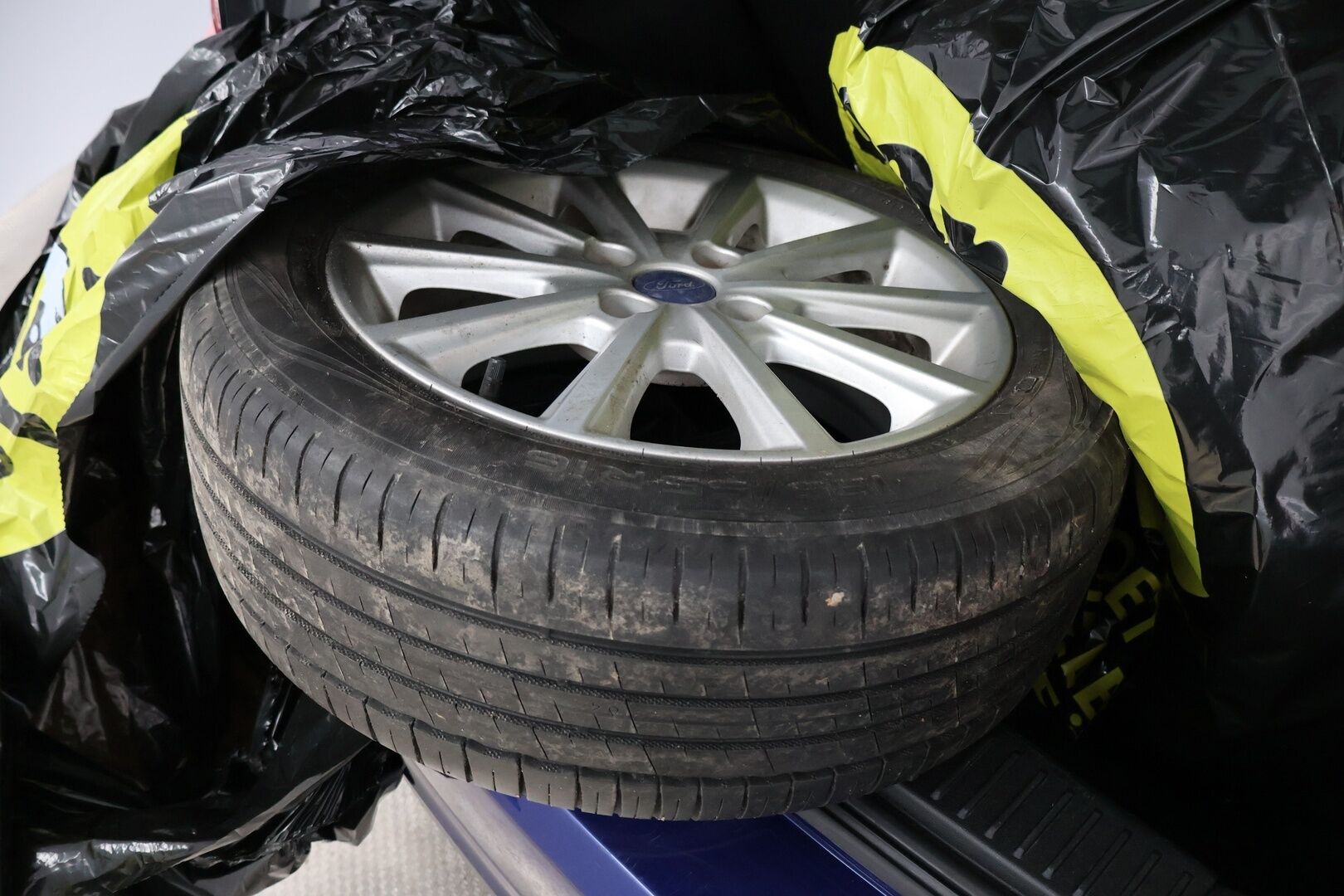 Ford Fiesta 2018 1,0 EcoBoost 100hv M6 Titanium 5-ovinen - YritysOutlet - Myydään vain yrityksille - *Suomi-auto / Vakkari / Merkkihuollettu / P-kamera / 2x-renkaat / YritysOutlet - Myydään vain yrityksille*