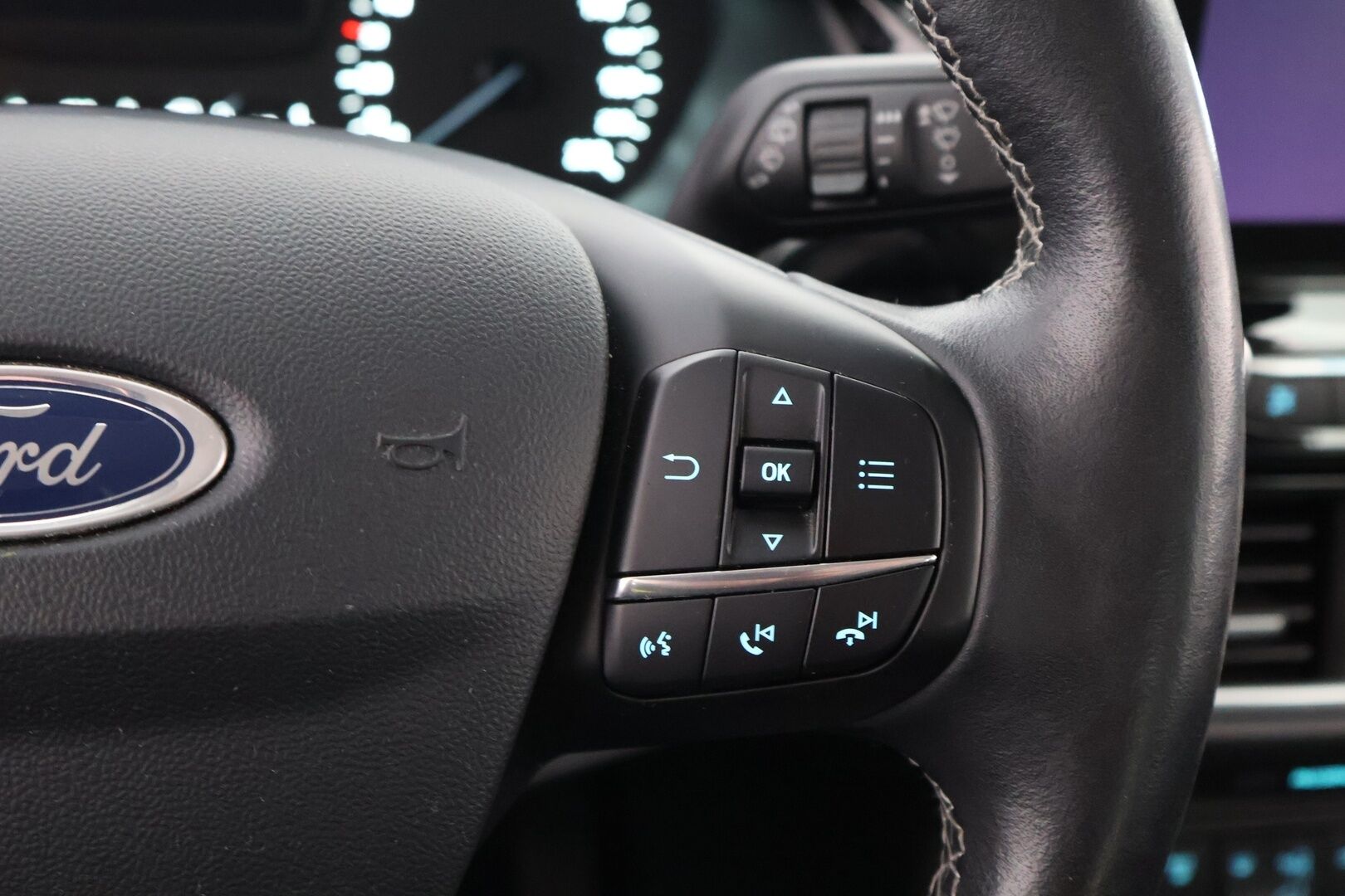 Ford Fiesta 2018 1,0 EcoBoost 100hv M6 Titanium 5-ovinen - YritysOutlet - Myydään vain yrityksille - *Suomi-auto / Vakkari / Merkkihuollettu / P-kamera / 2x-renkaat / YritysOutlet - Myydään vain yrityksille*