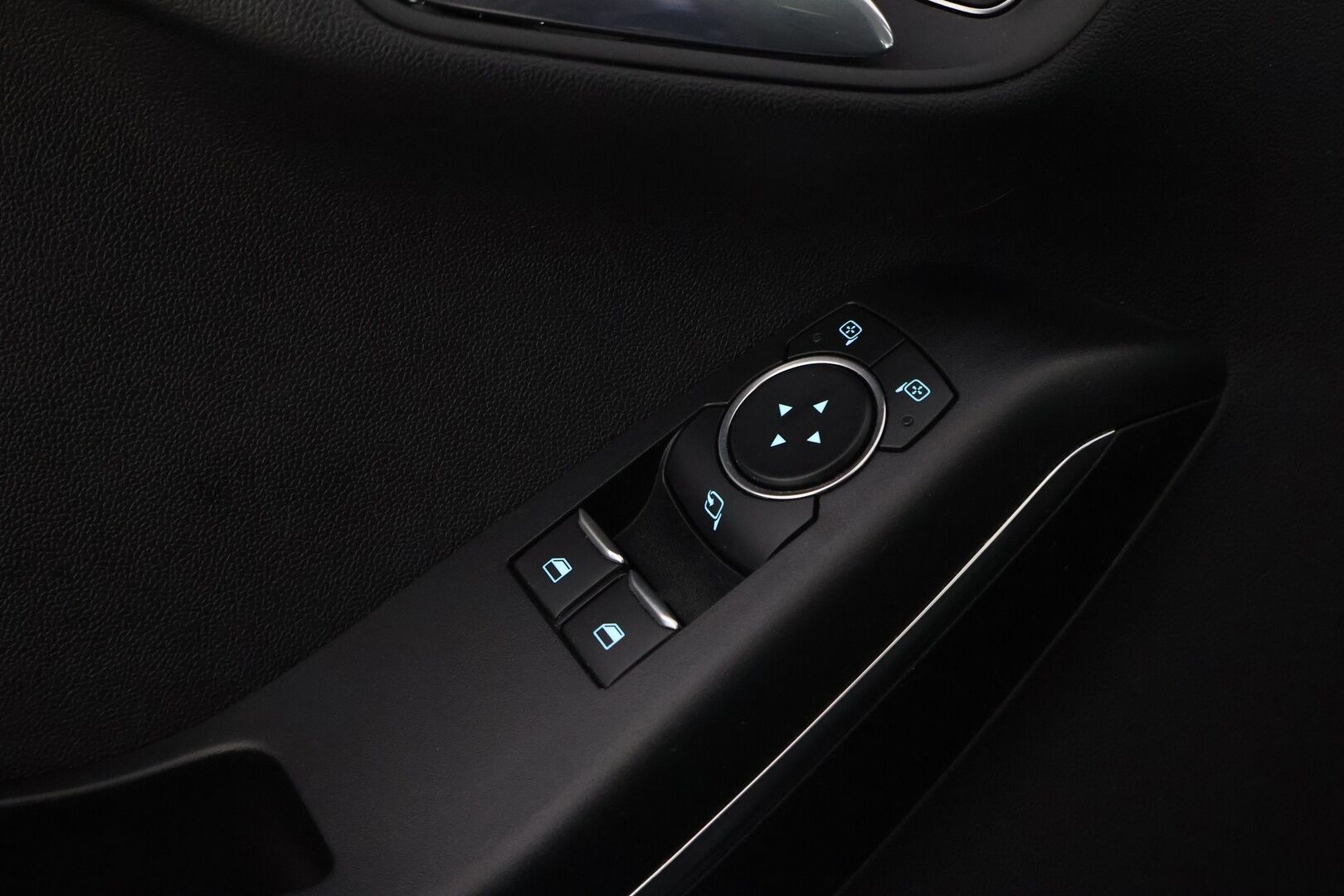 Ford Fiesta 2018 1,0 EcoBoost 100hv M6 Titanium 5-ovinen - YritysOutlet - Myydään vain yrityksille - *Suomi-auto / Vakkari / Merkkihuollettu / P-kamera / 2x-renkaat / YritysOutlet - Myydään vain yrityksille*