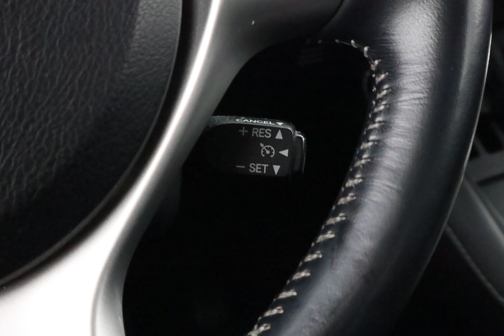 Lexus CT 2011 200h Hybrid A Executive * Suomiauto / Peruutuskamera / Kangas-alcantara / Lohko & Sisäpistoke / Vakkari - 2x hyvät renkaat vanteilla / Särmä huoltohistoria! / Juuri tullut!