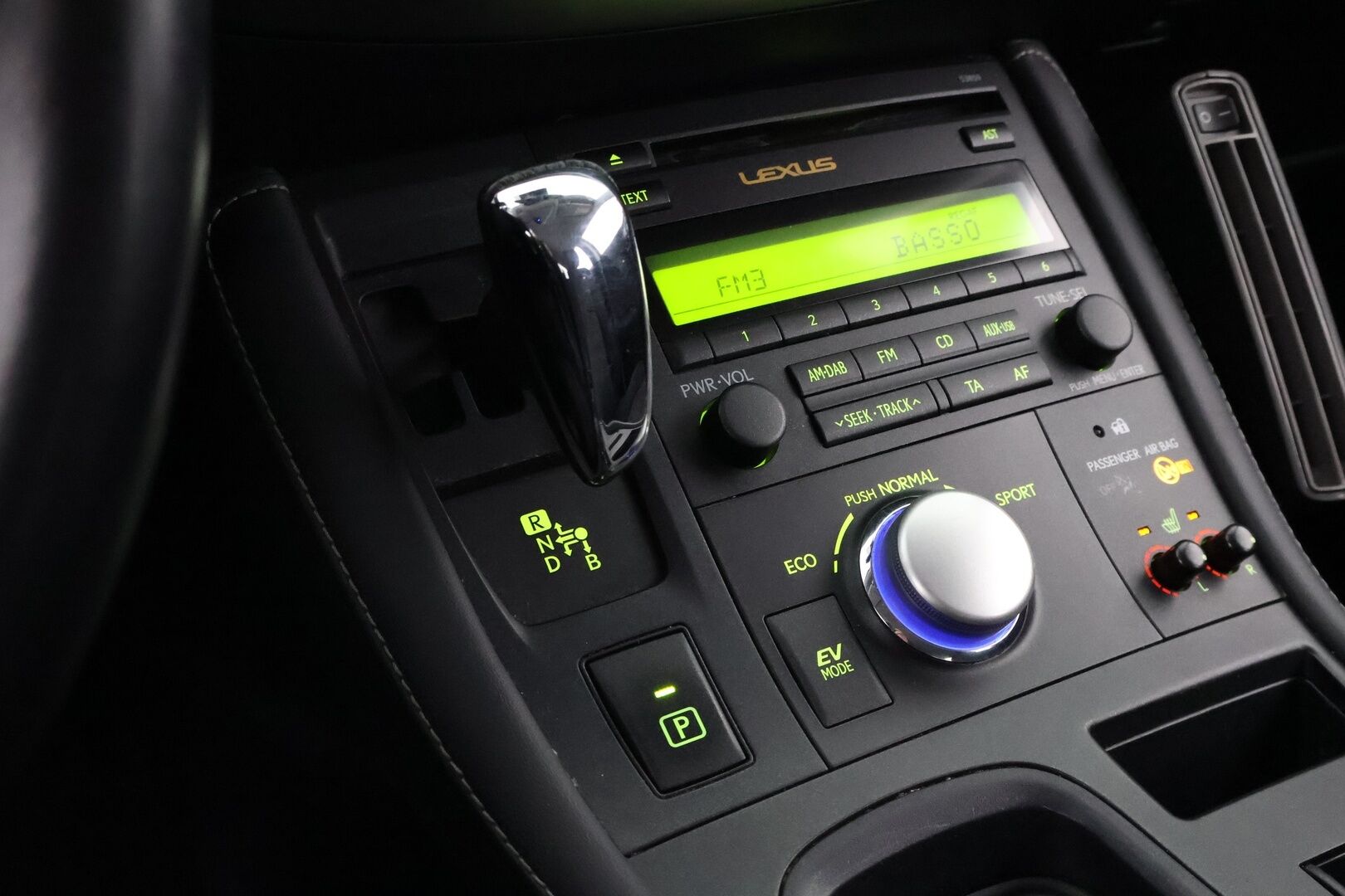 Lexus CT 2011 200h Hybrid A Executive * Suomiauto / Peruutuskamera / Kangas-alcantara / Lohko & Sisäpistoke / Vakkari - 2x hyvät renkaat vanteilla / Särmä huoltohistoria! / Juuri tullut!