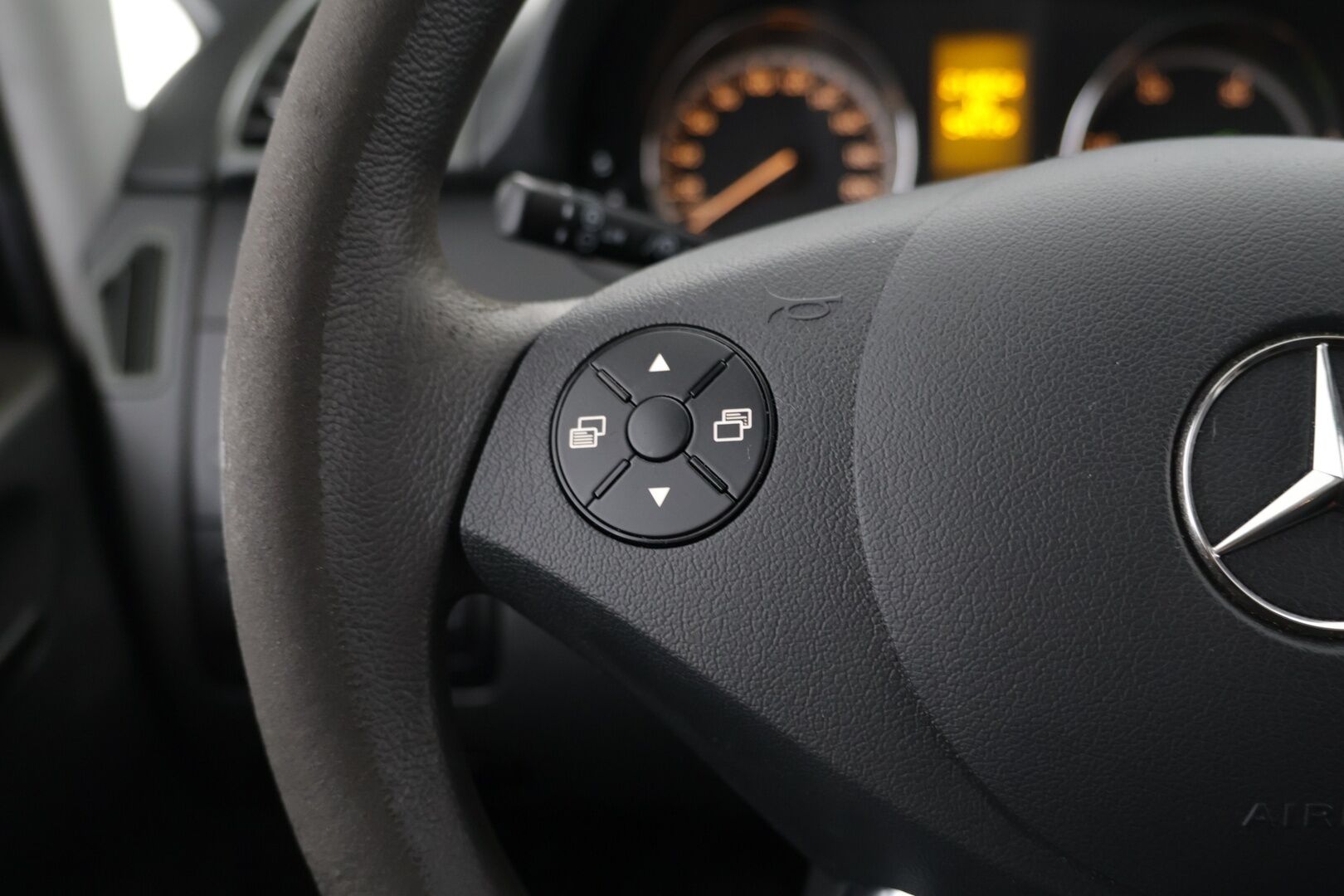 Mercedes-Benz Vito 2011 113CDI -3,05/32K keskipitkä A2 - Huippukuntoinen! / ALV / Vetokoukku / Vakkari