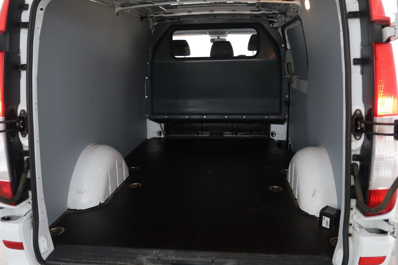 Mercedes-Benz Vito 2011 113CDI -3,05/32K keskipitkä A2 - Huippukuntoinen! / ALV / Vetokoukku / Vakkari