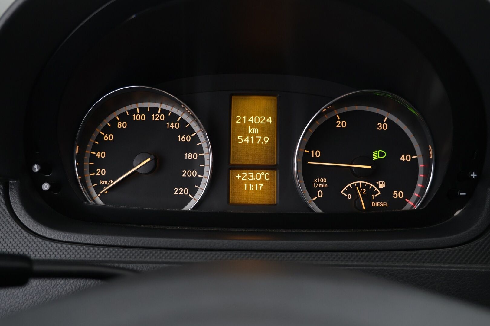 Mercedes-Benz Vito 2011 113CDI -3,05/32K keskipitkä A2 - Huippukuntoinen! / ALV / Vetokoukku / Vakkari