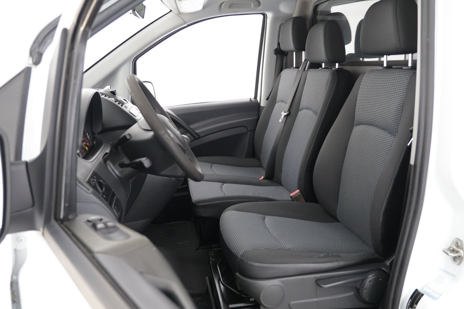 Mercedes-Benz Vito 2011 113CDI -3,05/32K keskipitkä A2 - Huippukuntoinen! / ALV / Vetokoukku / Vakkari