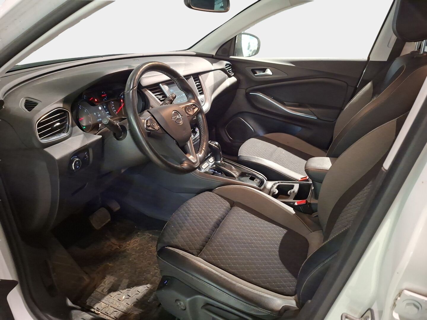 Opel Grandland X 2018 Enjoy 1,2 Turbo *Lämmitetty ratti / Koukku / Kaistavahti / Vakkari / Kaukovaloavustin* - Suomiauto kaksilla hyvillä renkailla tarkalta pidolta! - HULLUT AVAJAISHULINAT KORKOTARJOUS 3,29 %