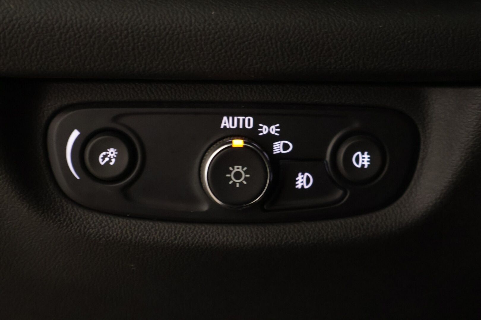Opel Insignia 2018 Grand Sport Innovation 1,5 Turbo Start/Stop 121kW AT6 - | Vetokoukku | Peruutuskamera | Keyless go | LED-ajovalot | Apple&Android | Kaukovaloautomatiikka | Kaistavahti | Puolinahkapenkit | Lohkolämmitin | 