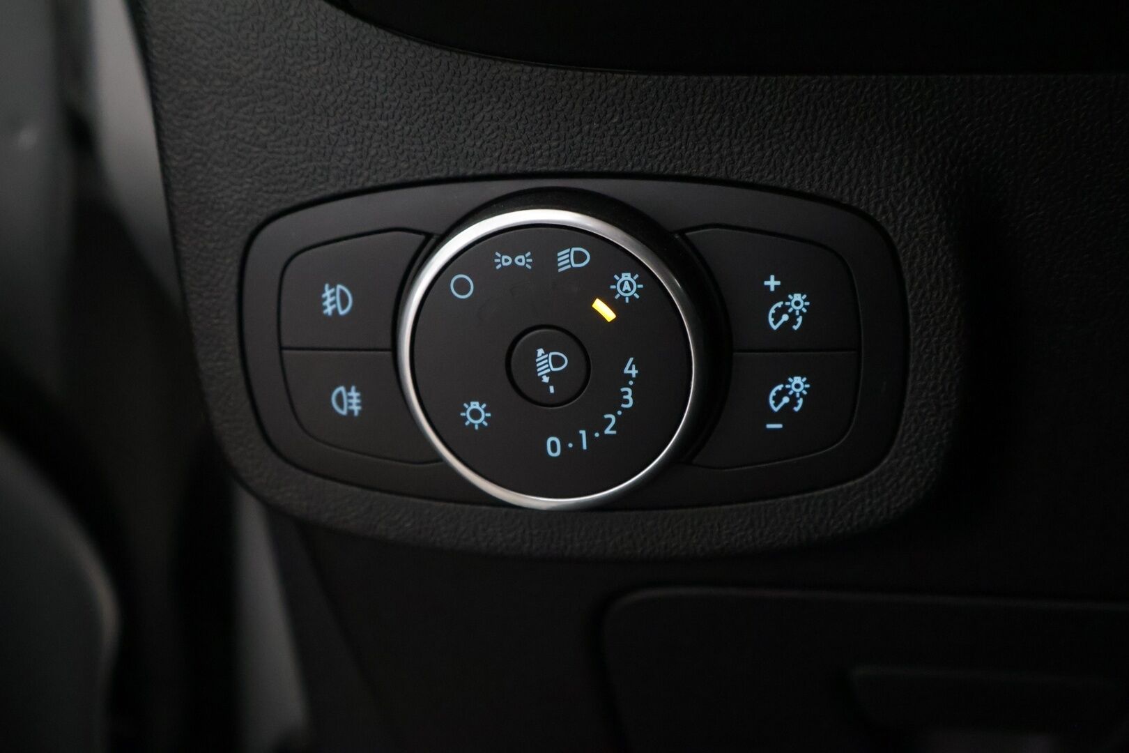 Ford Fiesta 2018 1,0 EcoBoost 100hv M6 Titanium 5-ovinen *MYYDÄÄN HUUTOKAUPAT.COM*