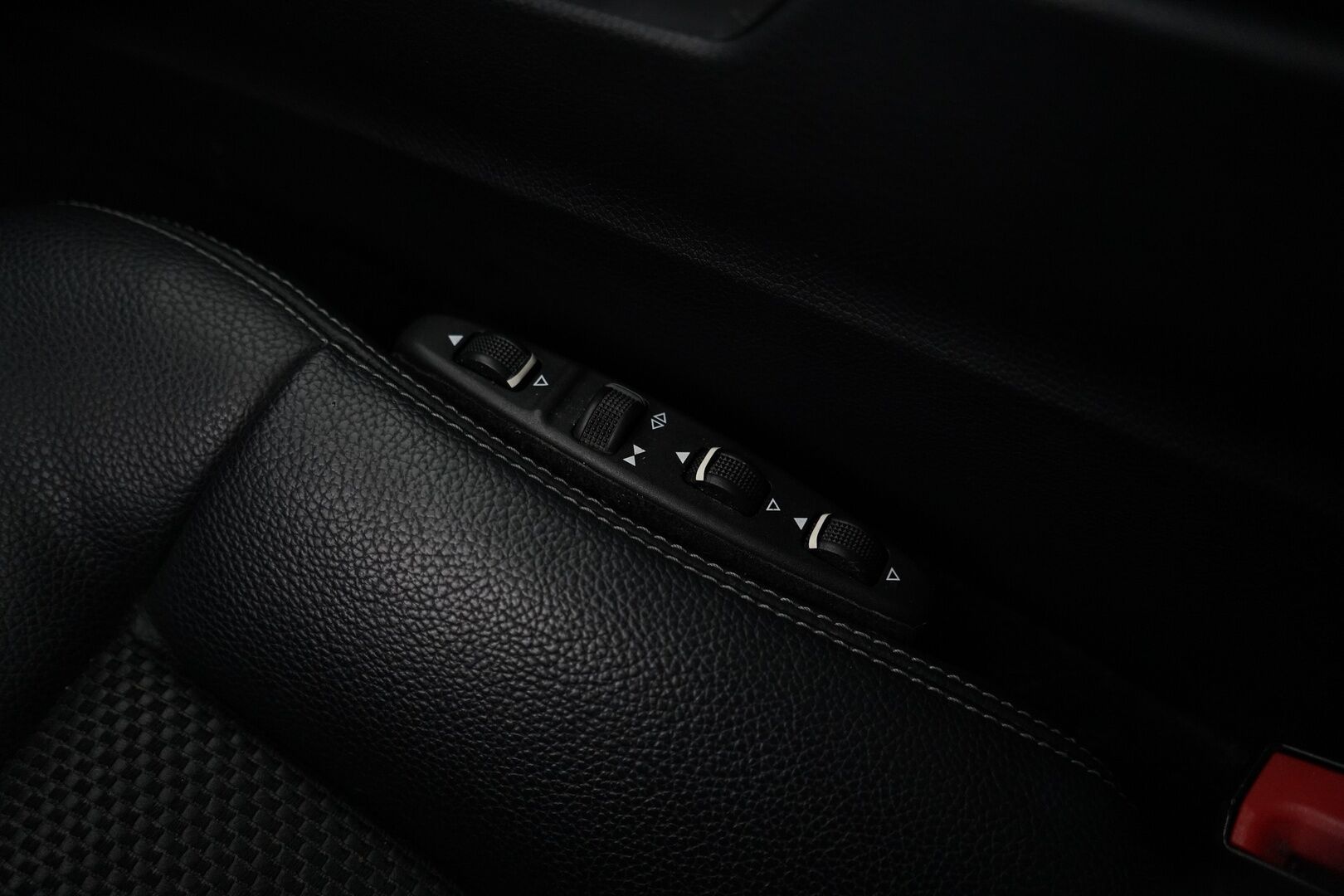 Mercedes-Benz E 2016 E 220 BLUETEC Farmari (AC) 5ov 2143cm3 A - Vetokoukku / Puolinahkasisusta / Sähköpenkki / Ortopedi / Vakkari
