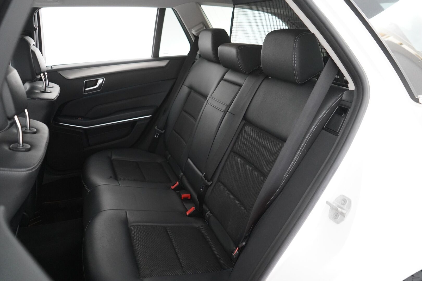 Mercedes-Benz E 2016 220 BlueTec T A Business - Vetokoukku | Puolinahkasisusta | Sähköpenkki | Ortopedi | Vakkari