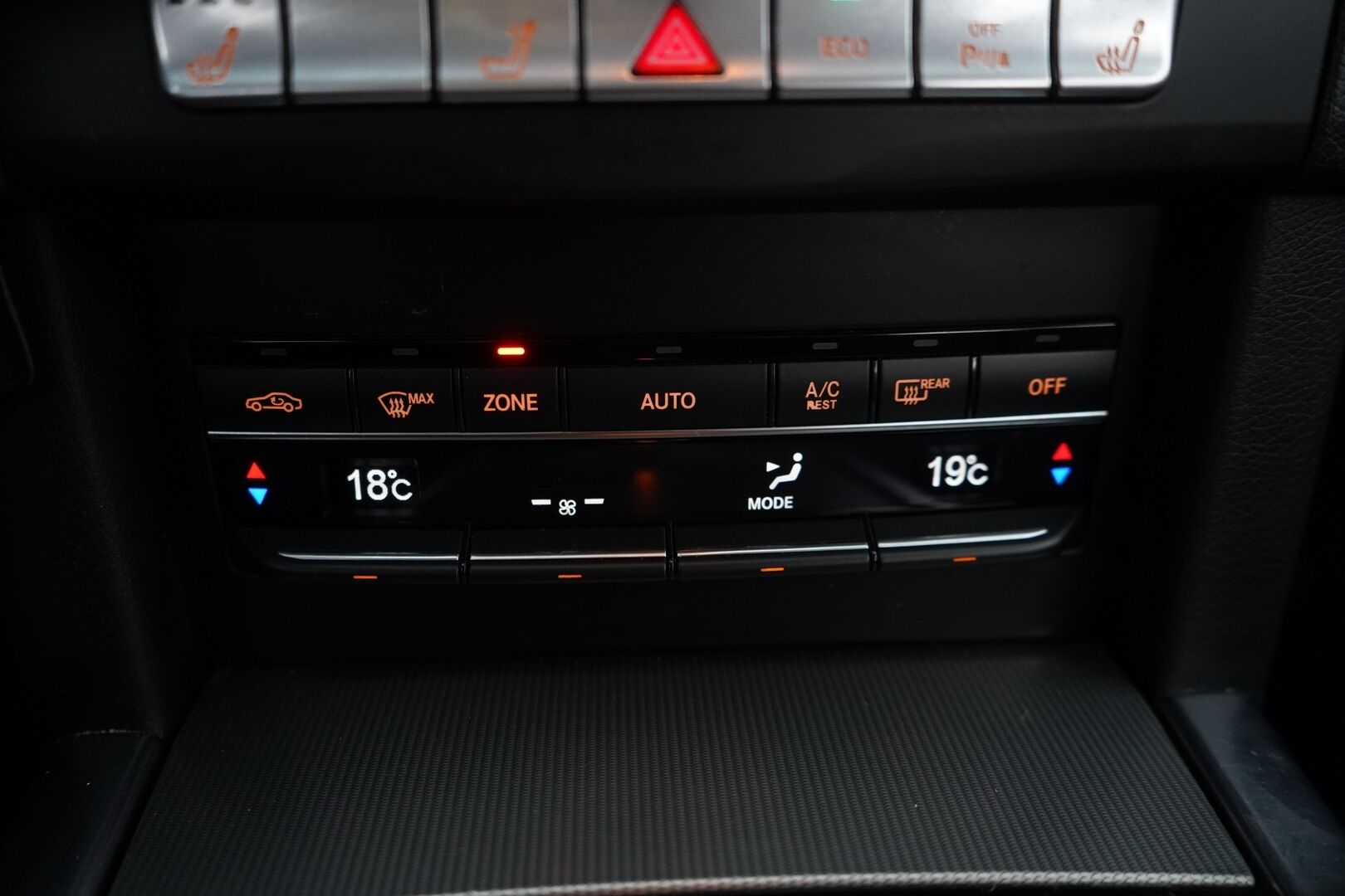 Mercedes-Benz E 2016 E 220 BLUETEC Farmari (AC) 5ov 2143cm3 A - Vetokoukku / Puolinahkasisusta / Sähköpenkki / Ortopedi / Vakkari