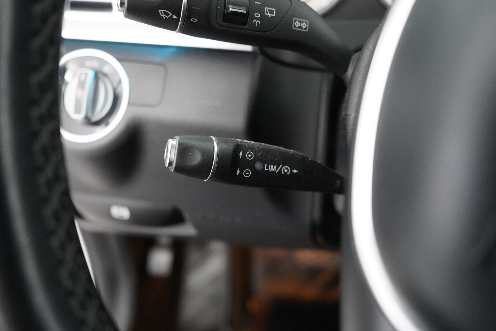 Mercedes-Benz E 2016 220 BlueTec T A Business - Vetokoukku | Puolinahkasisusta | Sähköpenkki | Ortopedi | Vakkari