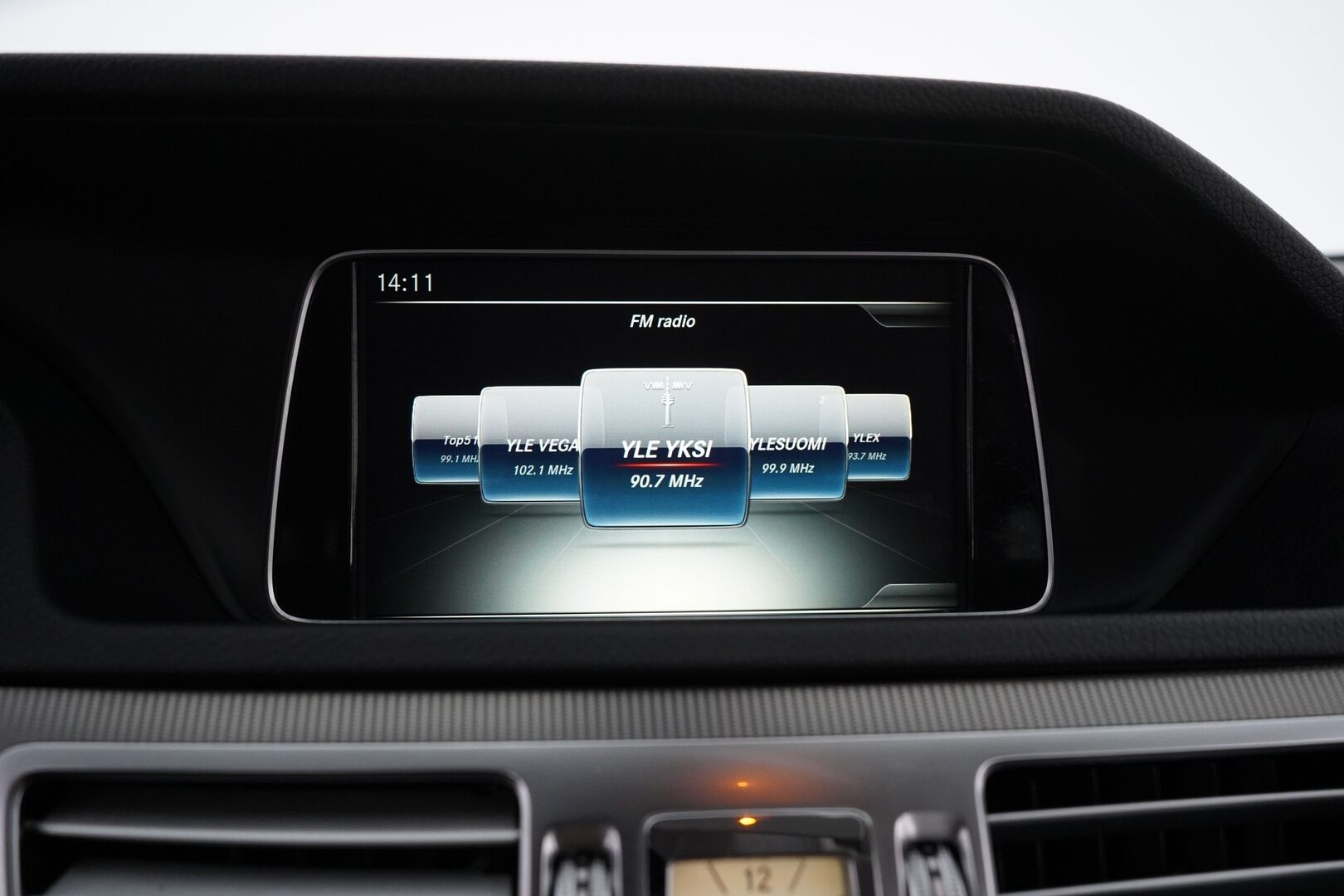 Mercedes-Benz E 2016 E 220 BLUETEC Farmari (AC) 5ov 2143cm3 A - Vetokoukku / Puolinahkasisusta / Sähköpenkki / Ortopedi / Vakkari